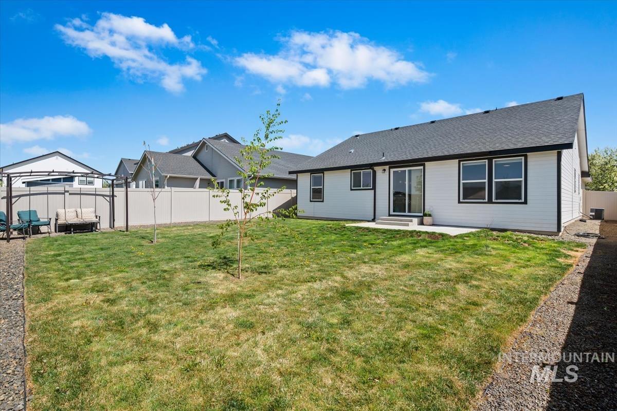 19411 Kiowa Creek Way, Caldwell, Idaho 83605, 3 Bedrooms, 2 Bathrooms, Residential For Sale, Price $391,000,MLS 98983623