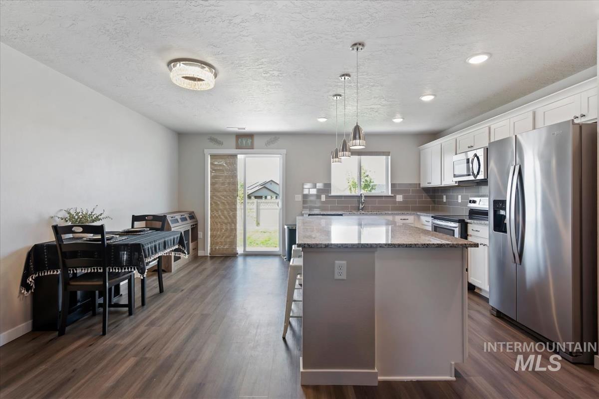 19411 Kiowa Creek Way, Caldwell, Idaho 83605, 3 Bedrooms, 2 Bathrooms, Residential For Sale, Price $391,000,MLS 98983623