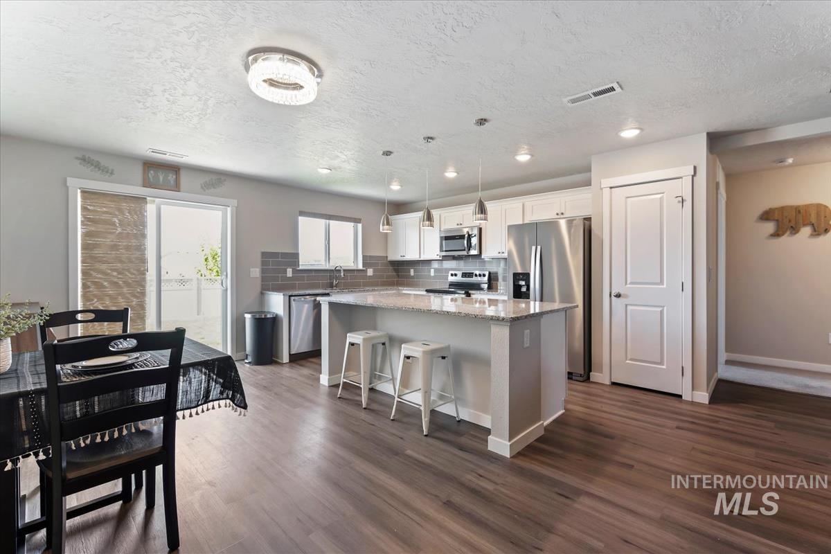 19411 Kiowa Creek Way, Caldwell, Idaho 83605, 3 Bedrooms, 2 Bathrooms, Residential For Sale, Price $391,000,MLS 98983623