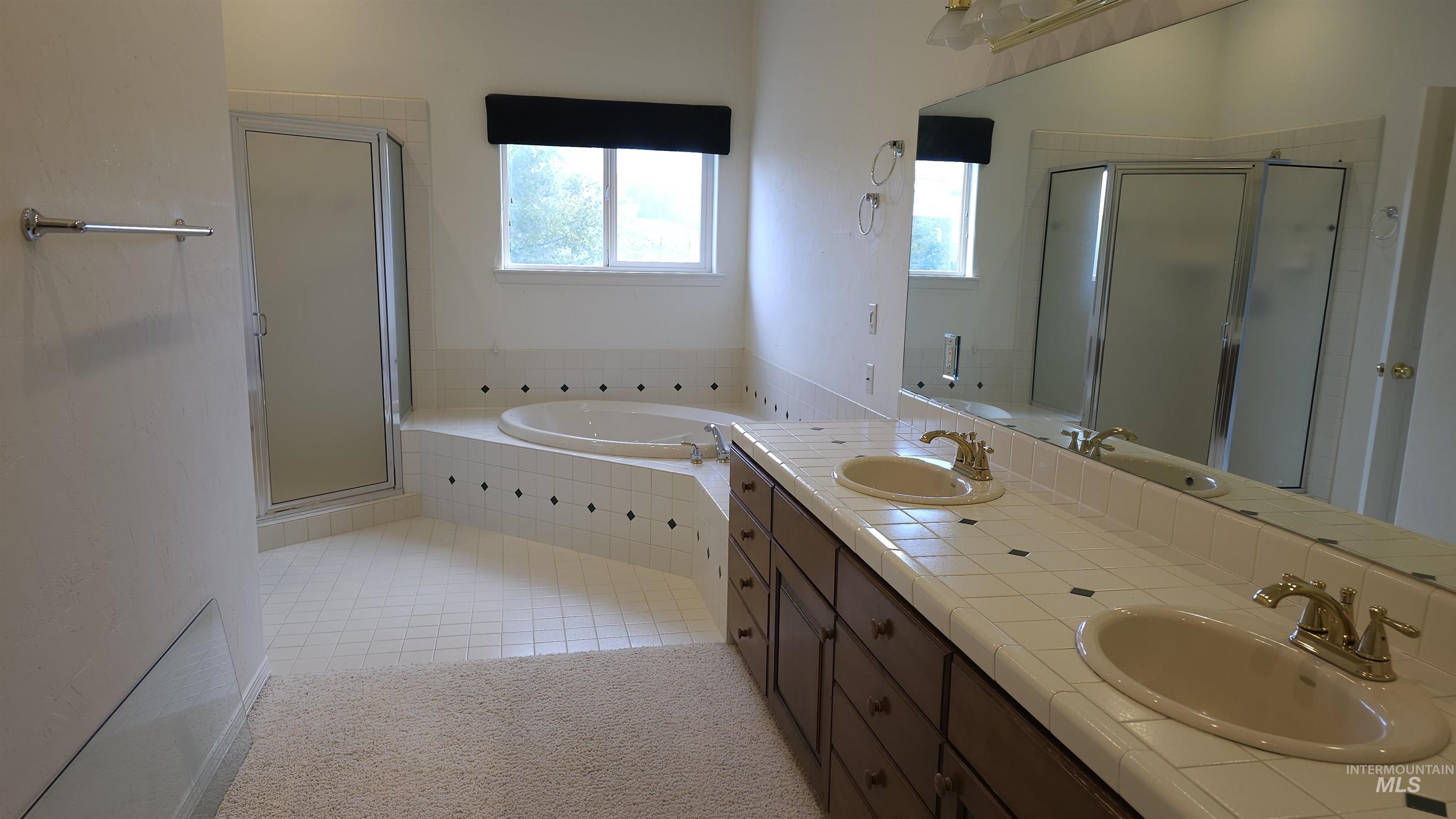 286 River Vista Place, Twin Falls, Idaho 83301, 3 Bedrooms, 4 Bathrooms, Residential For Sale, Price $499,900, 98983624