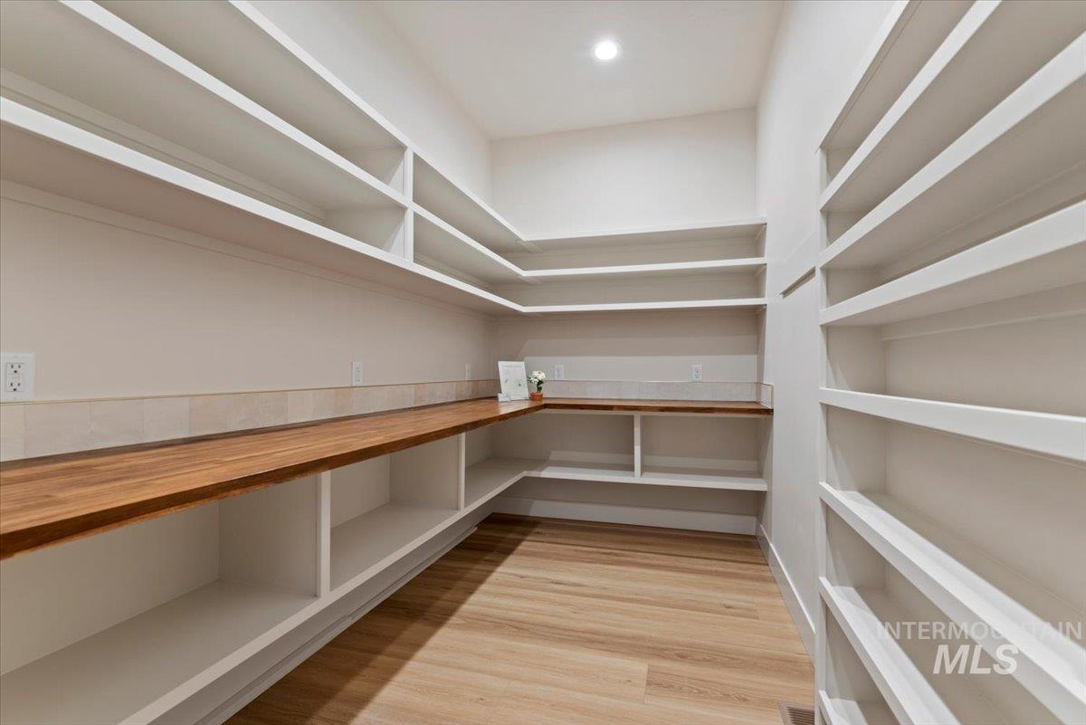 16845 Long Meadow Dr, Caldwell, Idaho 83607, 3 Bedrooms, 2.5 Bathrooms, Residential For Sale, Price $1,275,000,MLS 98983625