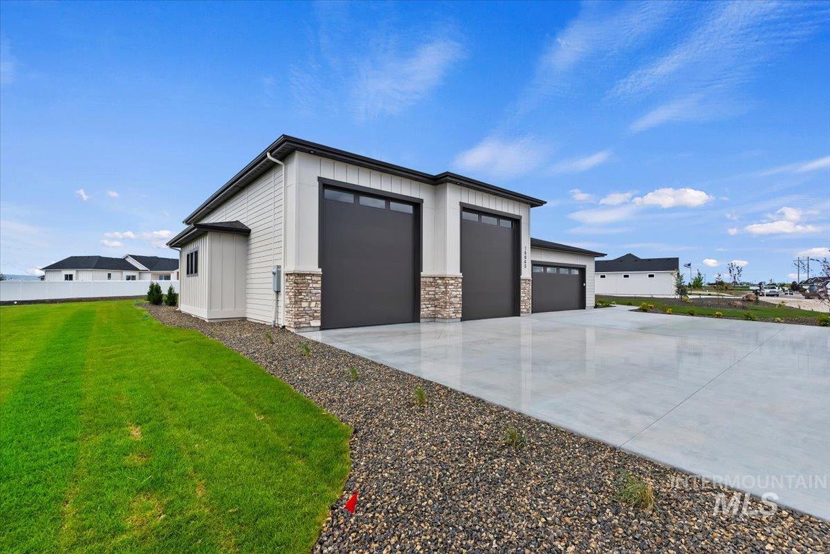 16845 Long Meadow Dr, Caldwell, Idaho 83607, 3 Bedrooms, 2.5 Bathrooms, Residential For Sale, Price $1,275,000,MLS 98983625