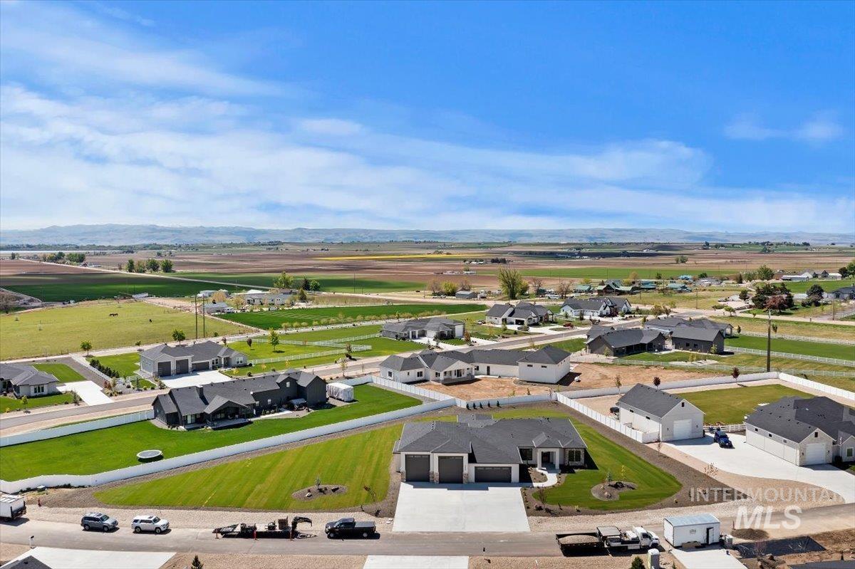 16845 Long Meadow Dr, Caldwell, Idaho 83607, 3 Bedrooms, 2.5 Bathrooms, Residential For Sale, Price $1,275,000,MLS 98983625