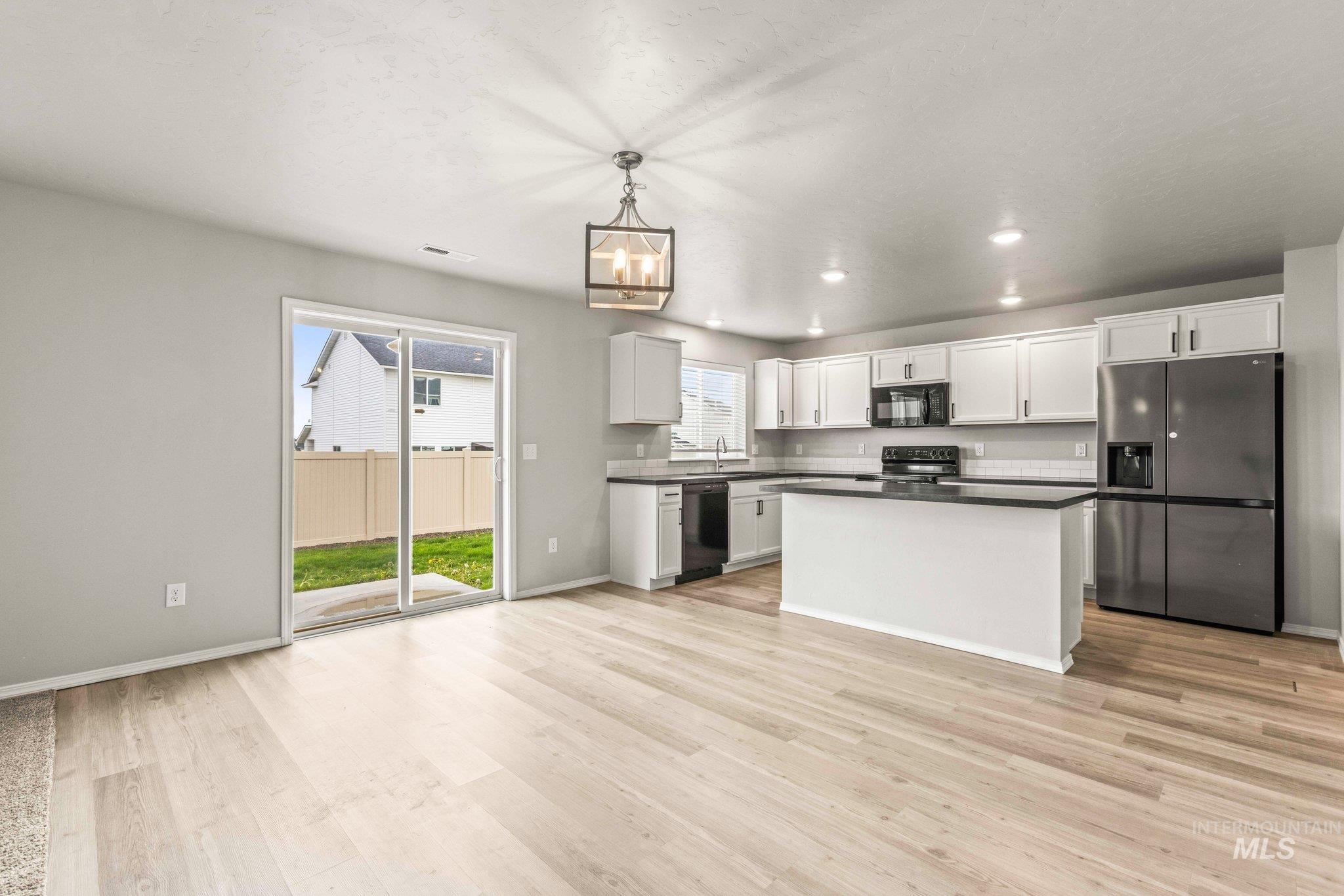 16888 Courtney Way, Caldwell, Idaho 83607-5842, 4 Bedrooms, 2.5 Bathrooms, Residential For Sale, Price $459,900, 98983626