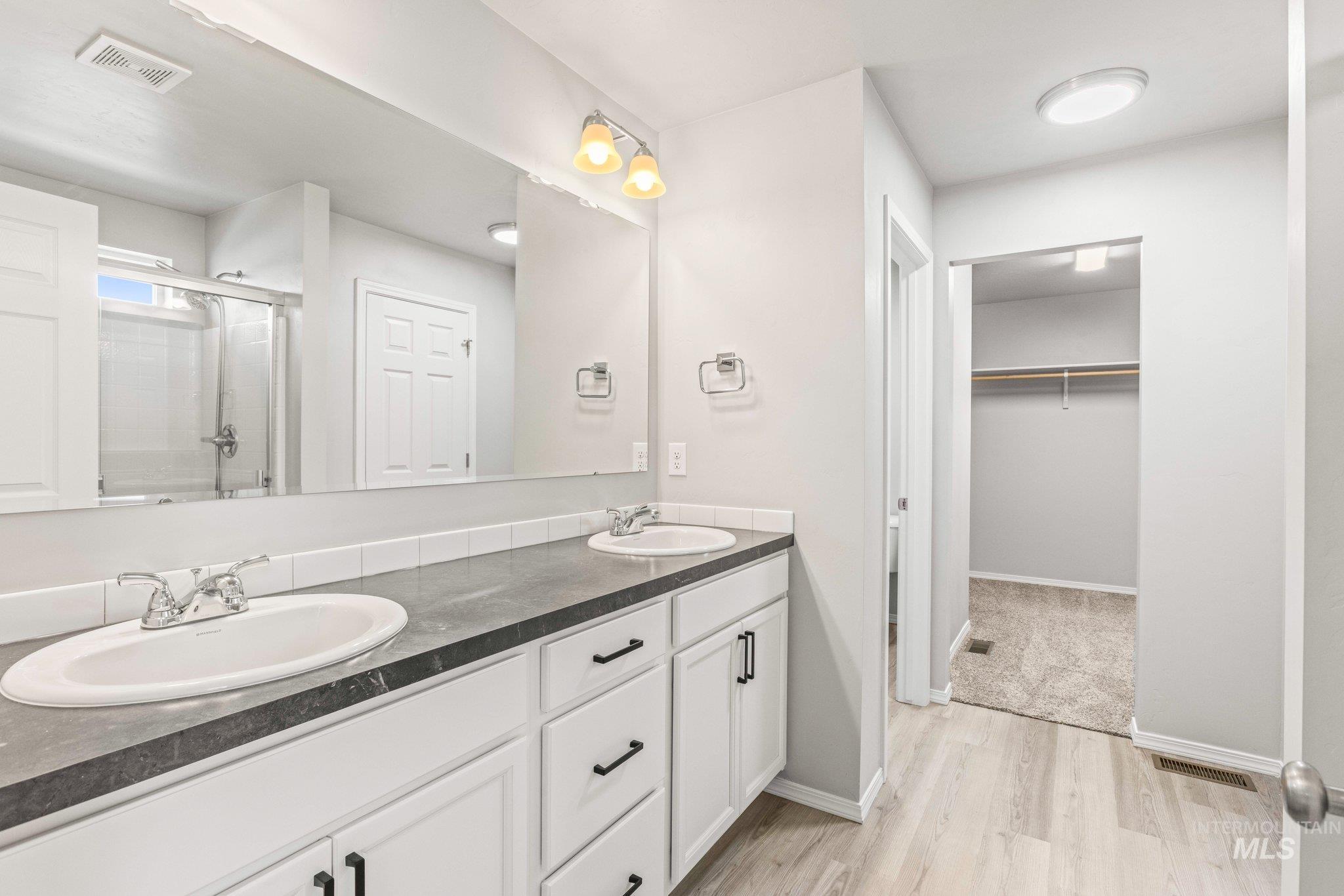 16888 Courtney Way, Caldwell, Idaho 83607-5842, 4 Bedrooms, 2.5 Bathrooms, Residential For Sale, Price $459,900, 98983626