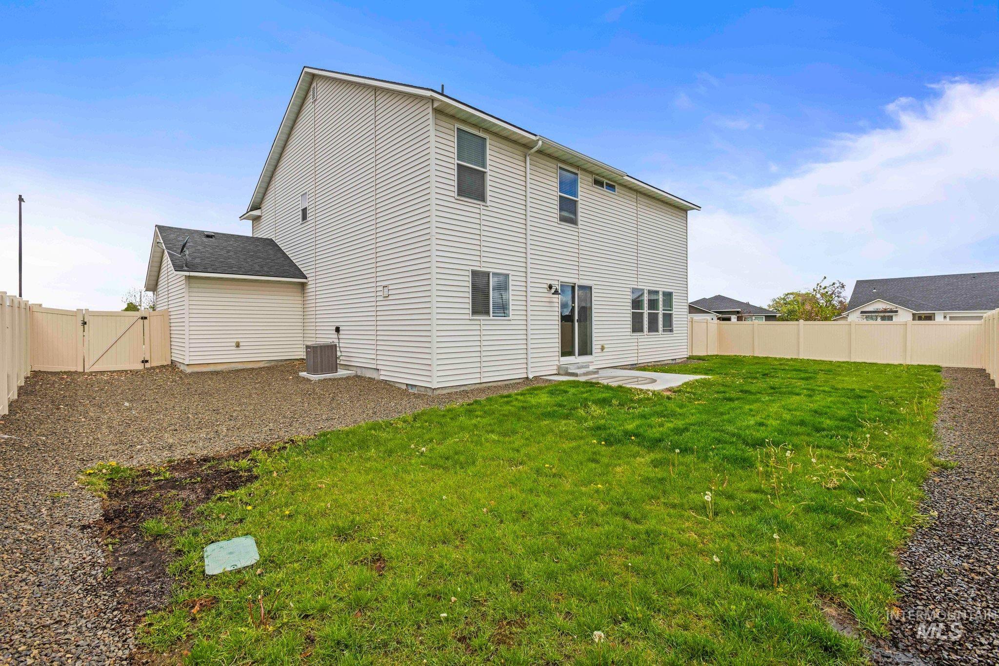 16888 Courtney Way, Caldwell, Idaho 83607-5842, 4 Bedrooms, 2.5 Bathrooms, Residential For Sale, Price $459,900, 98983626