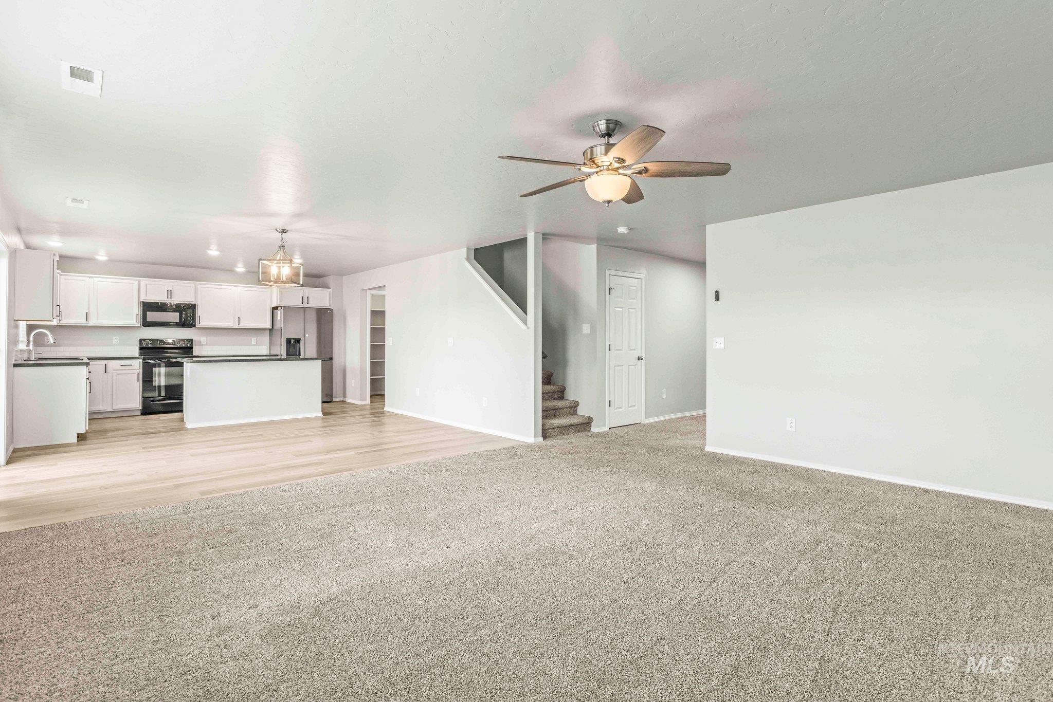 16888 Courtney Way, Caldwell, Idaho 83607-5842, 4 Bedrooms, 2.5 Bathrooms, Residential For Sale, Price $459,900, 98983626