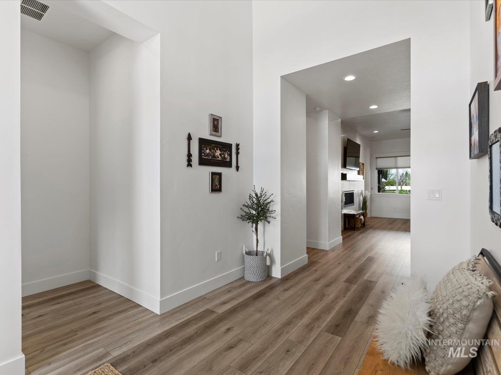 6278 Chateau Ct, Star, Idaho 83669, 4 Bedrooms, 3.5 Bathrooms, Residential For Sale, Price $899,900,MLS 98983629