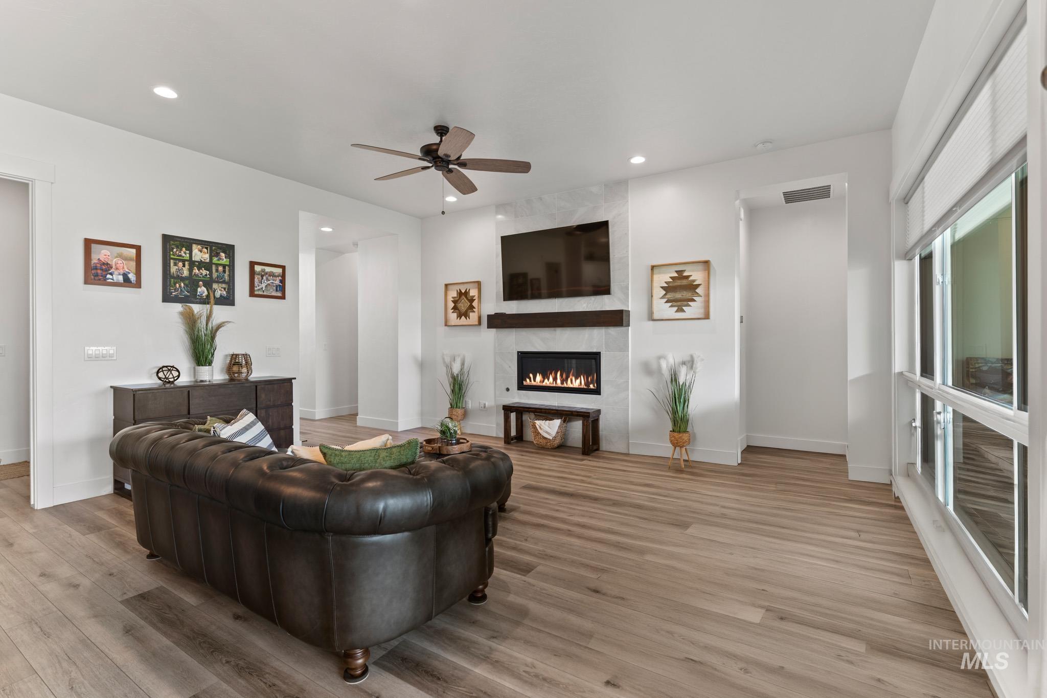 6278 Chateau Ct, Star, Idaho 83669, 4 Bedrooms, 3.5 Bathrooms, Residential For Sale, Price $899,900,MLS 98983629