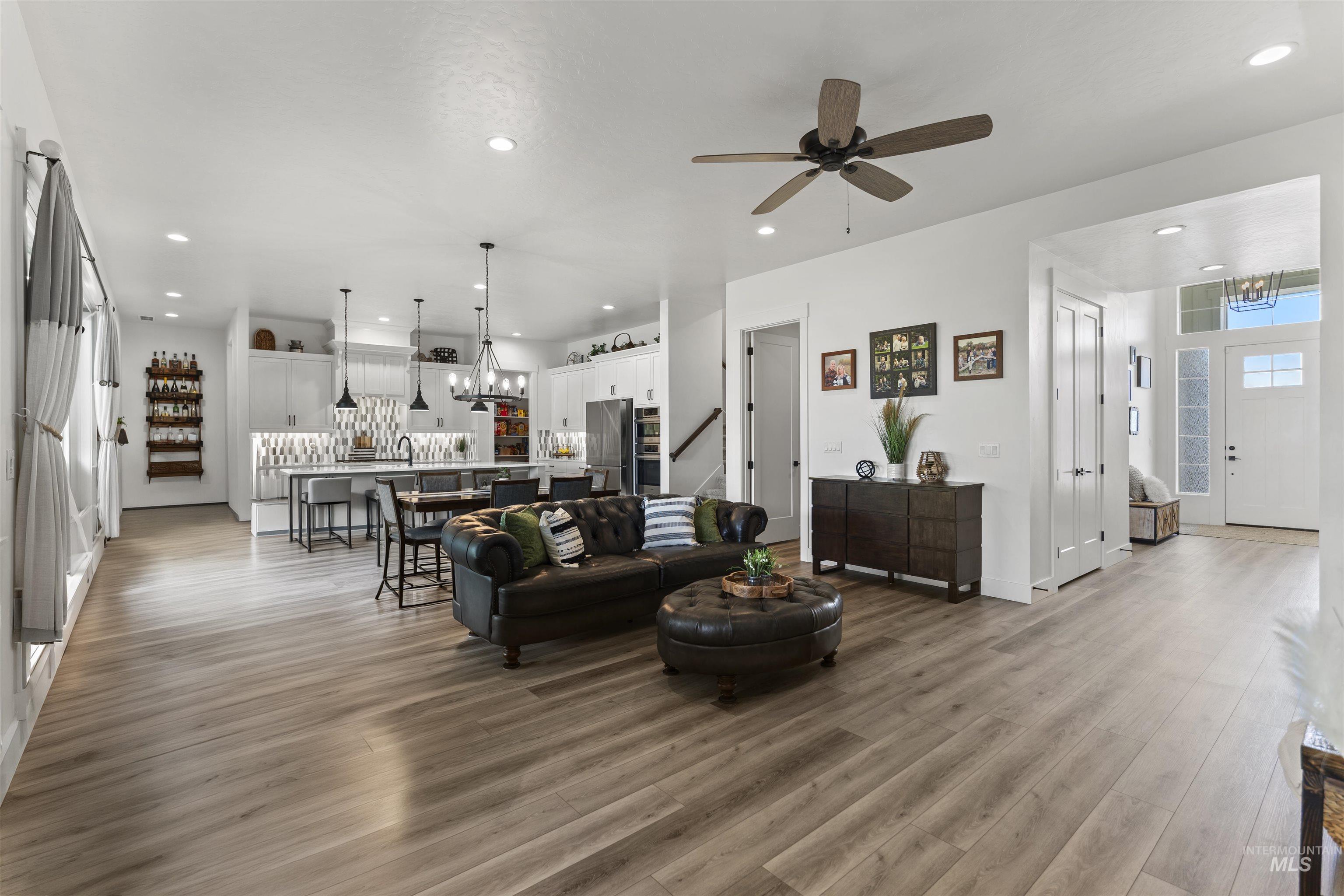 6278 Chateau Ct, Star, Idaho 83669, 4 Bedrooms, 3.5 Bathrooms, Residential For Sale, Price $899,900,MLS 98983629