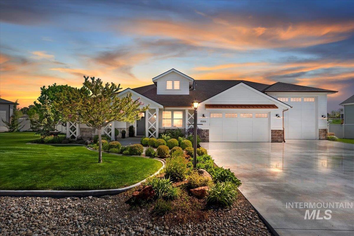 16154 Pinehurst Way, Caldwell, Idaho 83607, 3 Bedrooms, 3 Bathrooms, Residential For Sale, Price $930,000,MLS 98983635