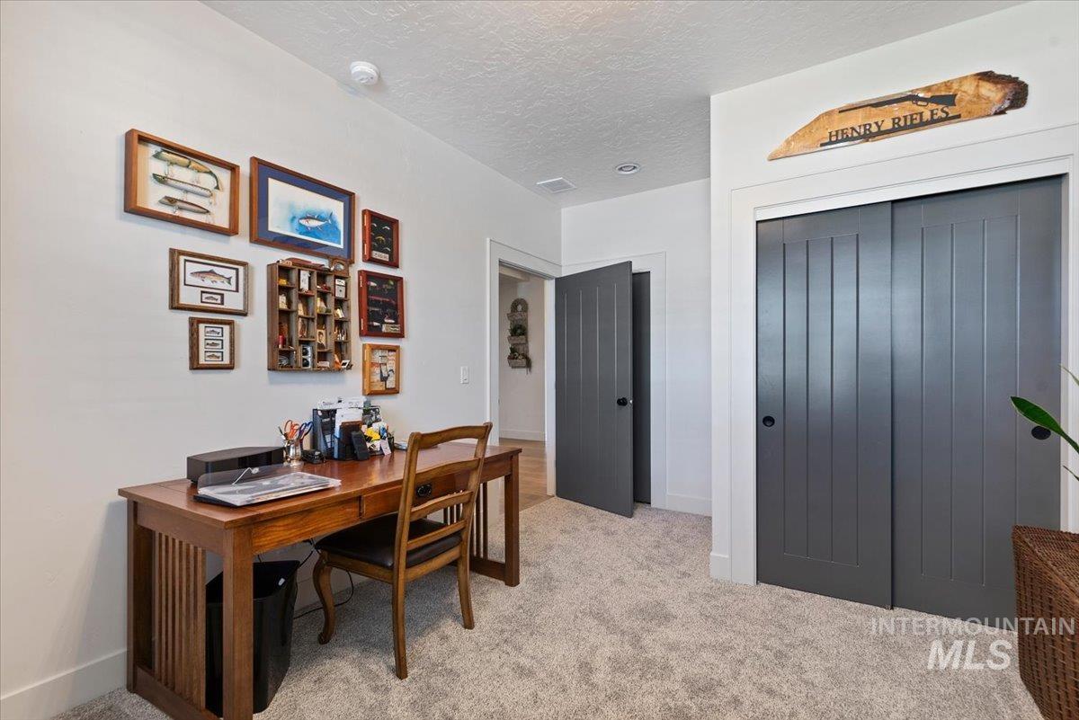 16154 Pinehurst Way, Caldwell, Idaho 83607, 3 Bedrooms, 3 Bathrooms, Residential For Sale, Price $930,000,MLS 98983635