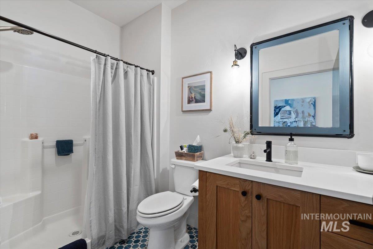 16154 Pinehurst Way, Caldwell, Idaho 83607, 3 Bedrooms, 3 Bathrooms, Residential For Sale, Price $930,000,MLS 98983635