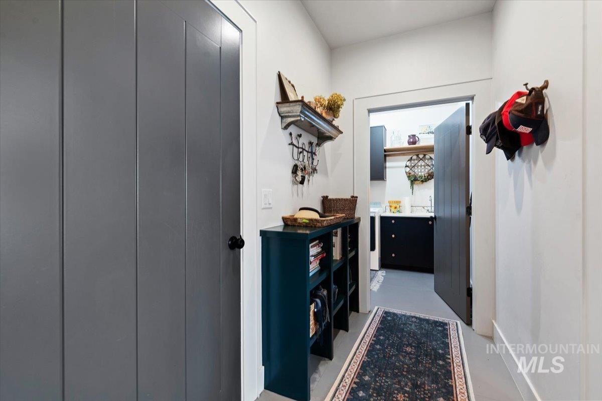 16154 Pinehurst Way, Caldwell, Idaho 83607, 3 Bedrooms, 3 Bathrooms, Residential For Sale, Price $930,000,MLS 98983635