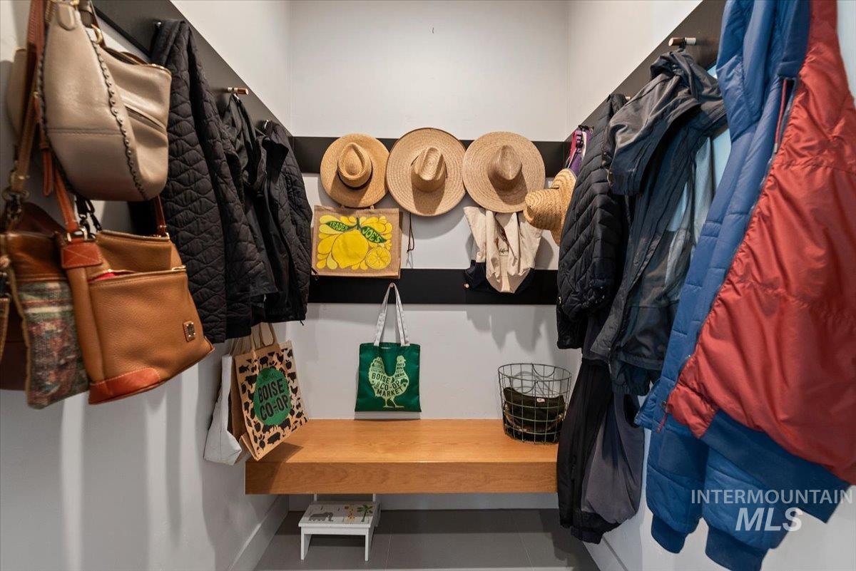 16154 Pinehurst Way, Caldwell, Idaho 83607, 3 Bedrooms, 3 Bathrooms, Residential For Sale, Price $930,000,MLS 98983635