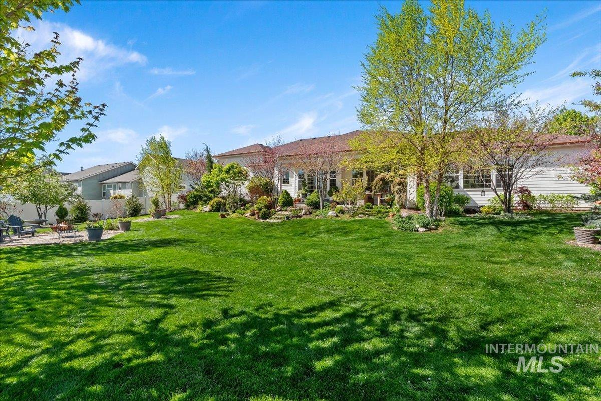 16154 Pinehurst Way, Caldwell, Idaho 83607, 3 Bedrooms, 3 Bathrooms, Residential For Sale, Price $930,000,MLS 98983635