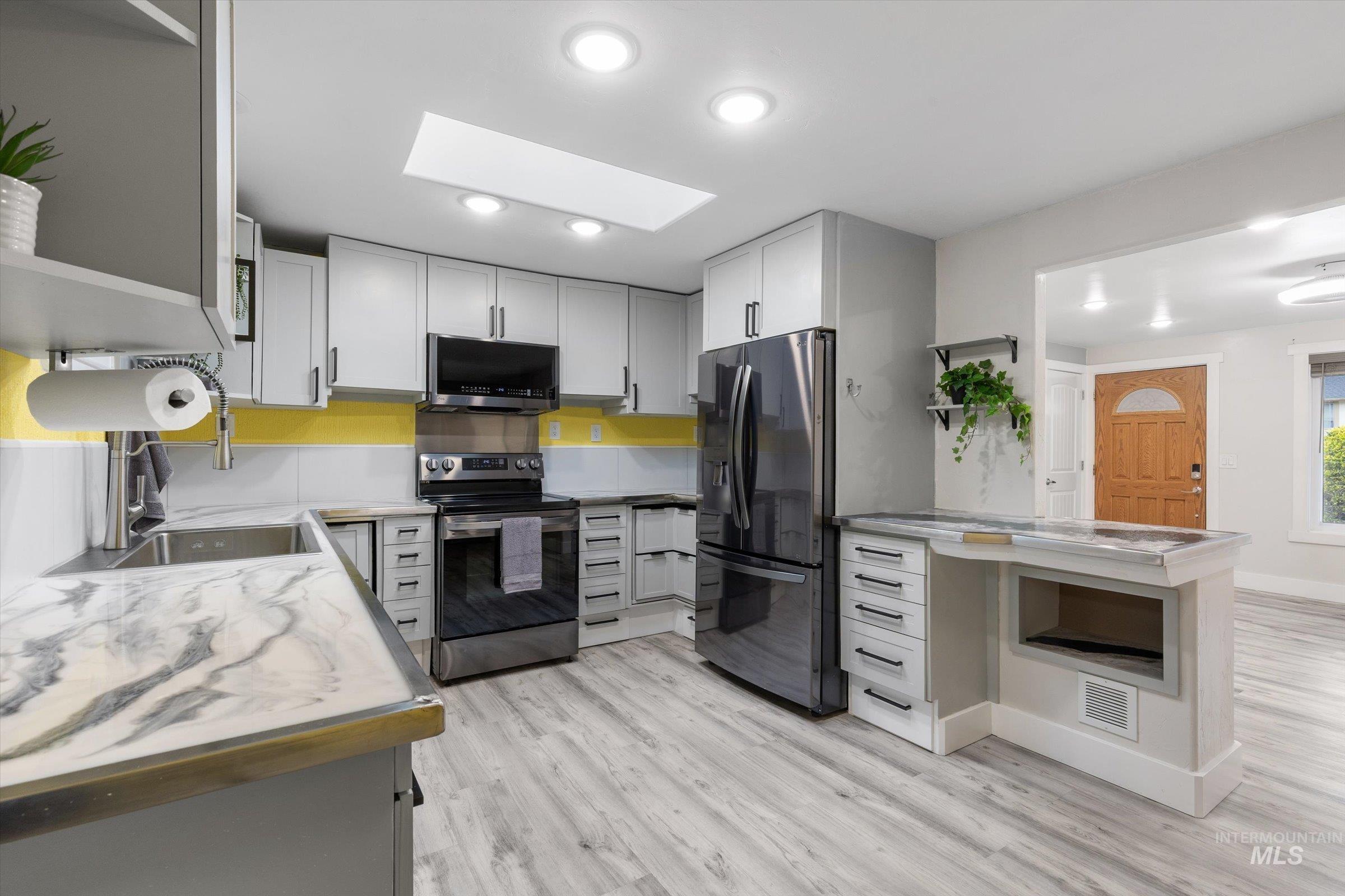 4010 N Patricia Lane, Boise, Idaho 83704, 4 Bedrooms, 2.5 Bathrooms, Residential For Sale, Price $539,000, 98983636