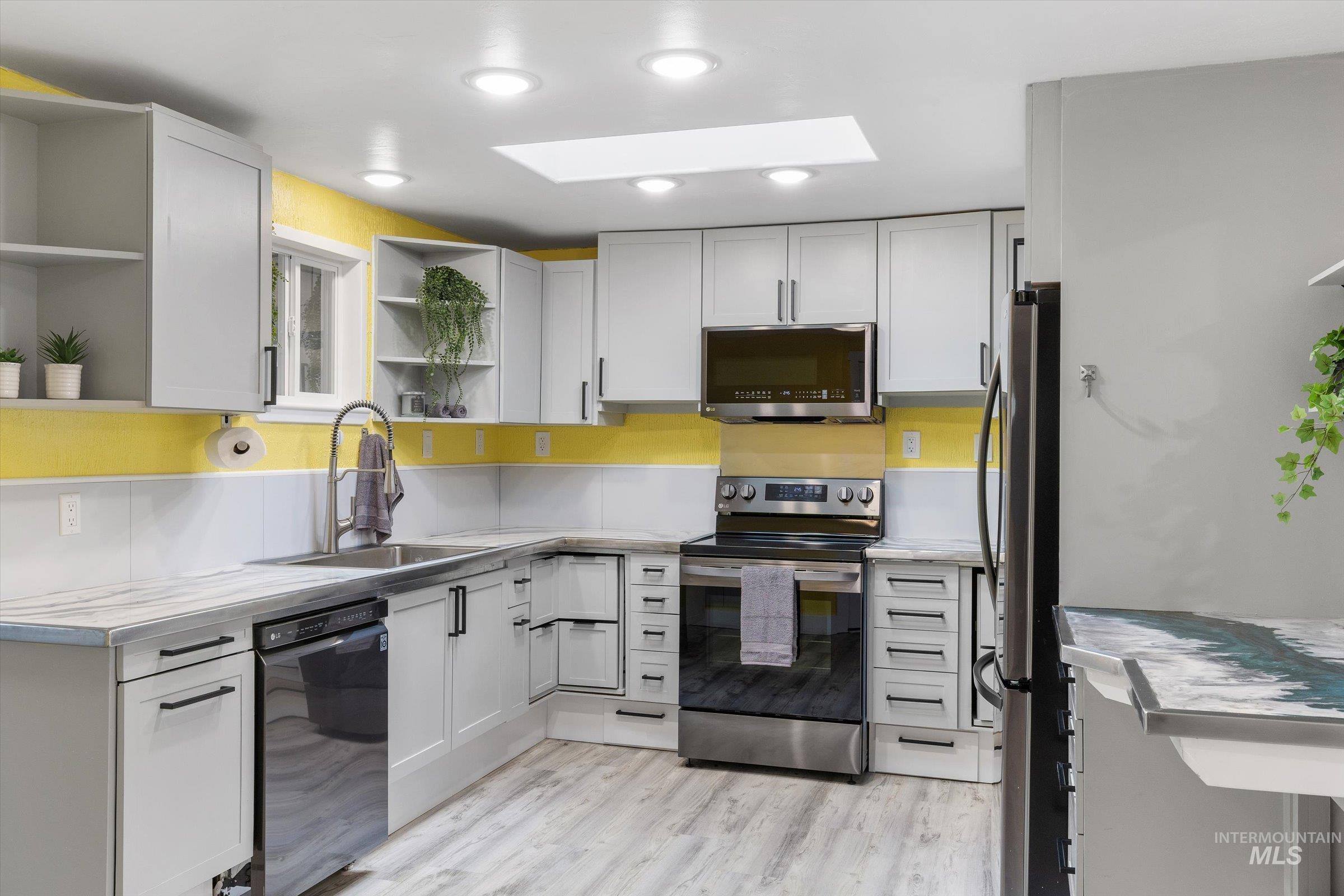 4010 N Patricia Lane, Boise, Idaho 83704, 4 Bedrooms, 2.5 Bathrooms, Residential For Sale, Price $539,000, 98983636