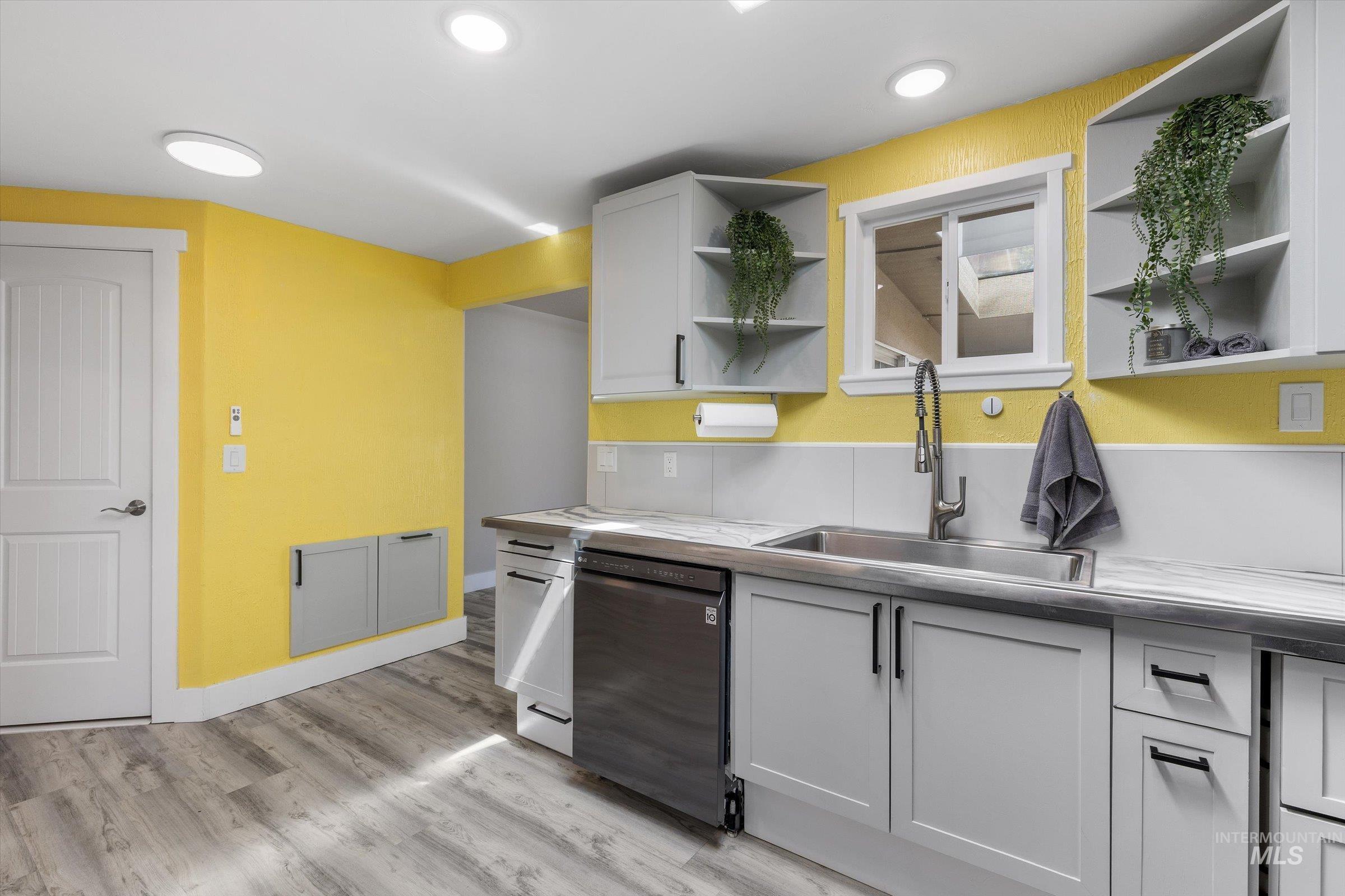 4010 N Patricia Lane, Boise, Idaho 83704, 4 Bedrooms, 2.5 Bathrooms, Residential For Sale, Price $539,000, 98983636