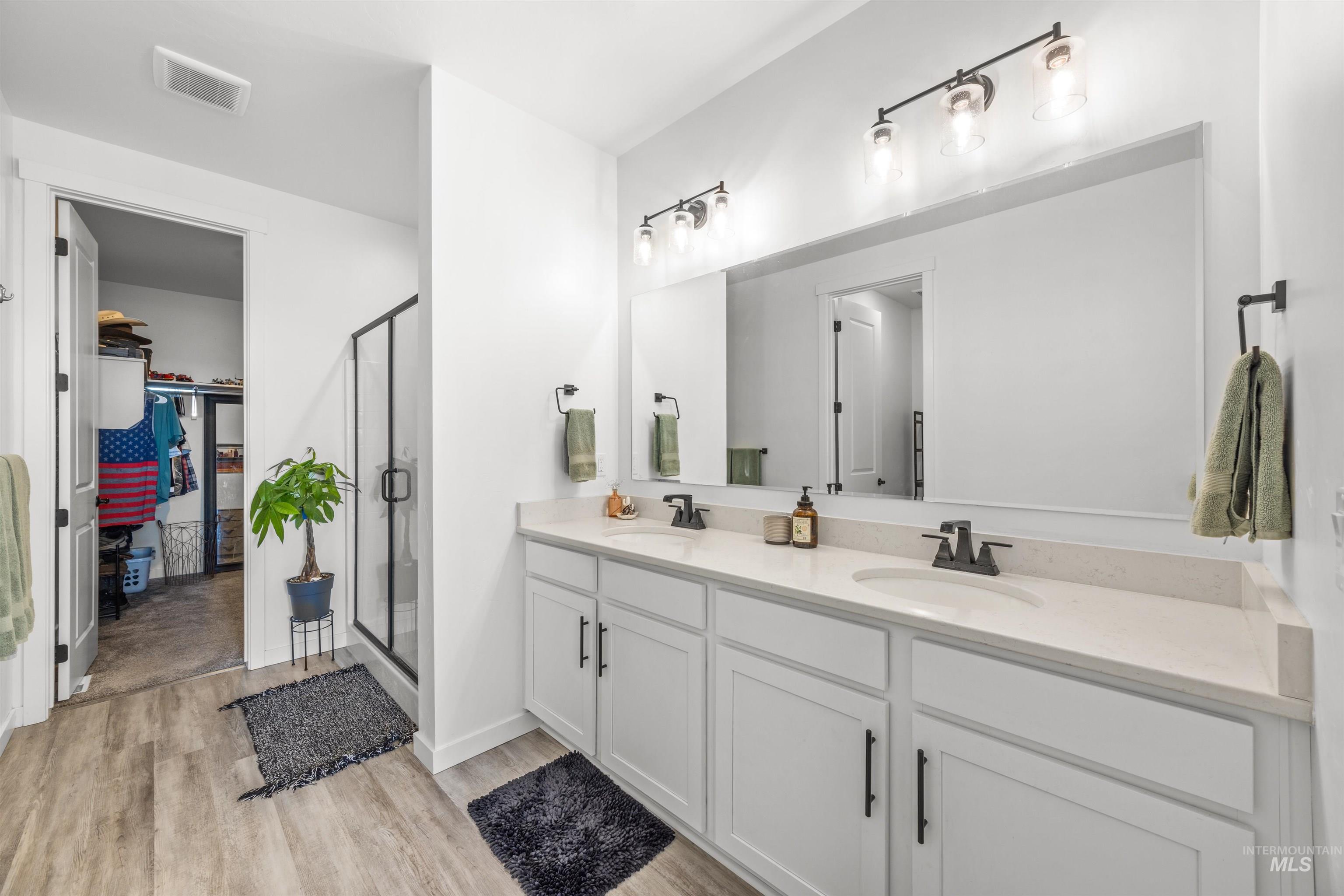 18441 N Moon Flower Ave, Nampa, Idaho 83687, 3 Bedrooms, 2 Bathrooms, Residential For Sale, Price $574,900, 98983637