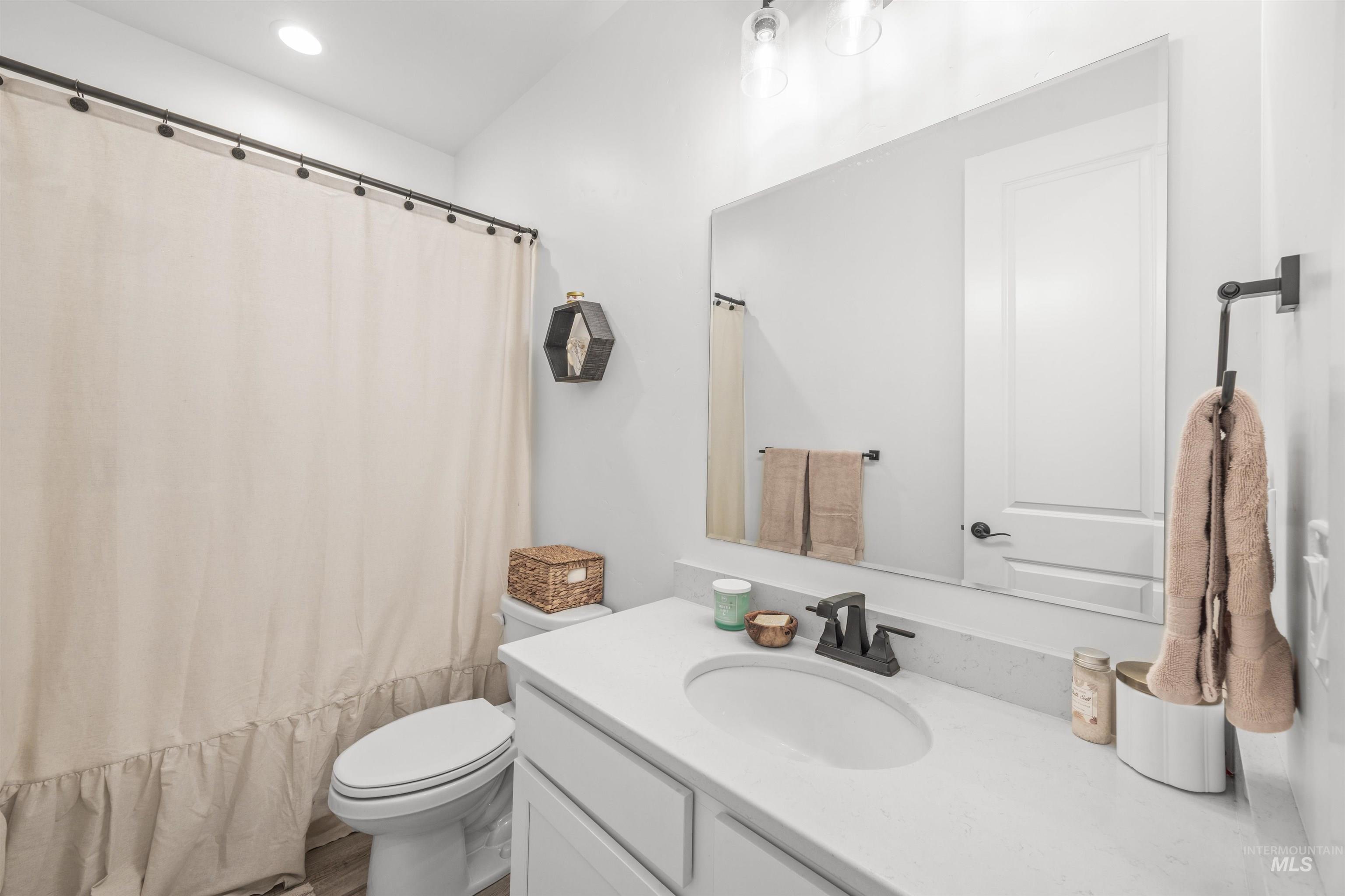 18441 N Moon Flower Ave, Nampa, Idaho 83687, 3 Bedrooms, 2 Bathrooms, Residential For Sale, Price $574,900, 98983637