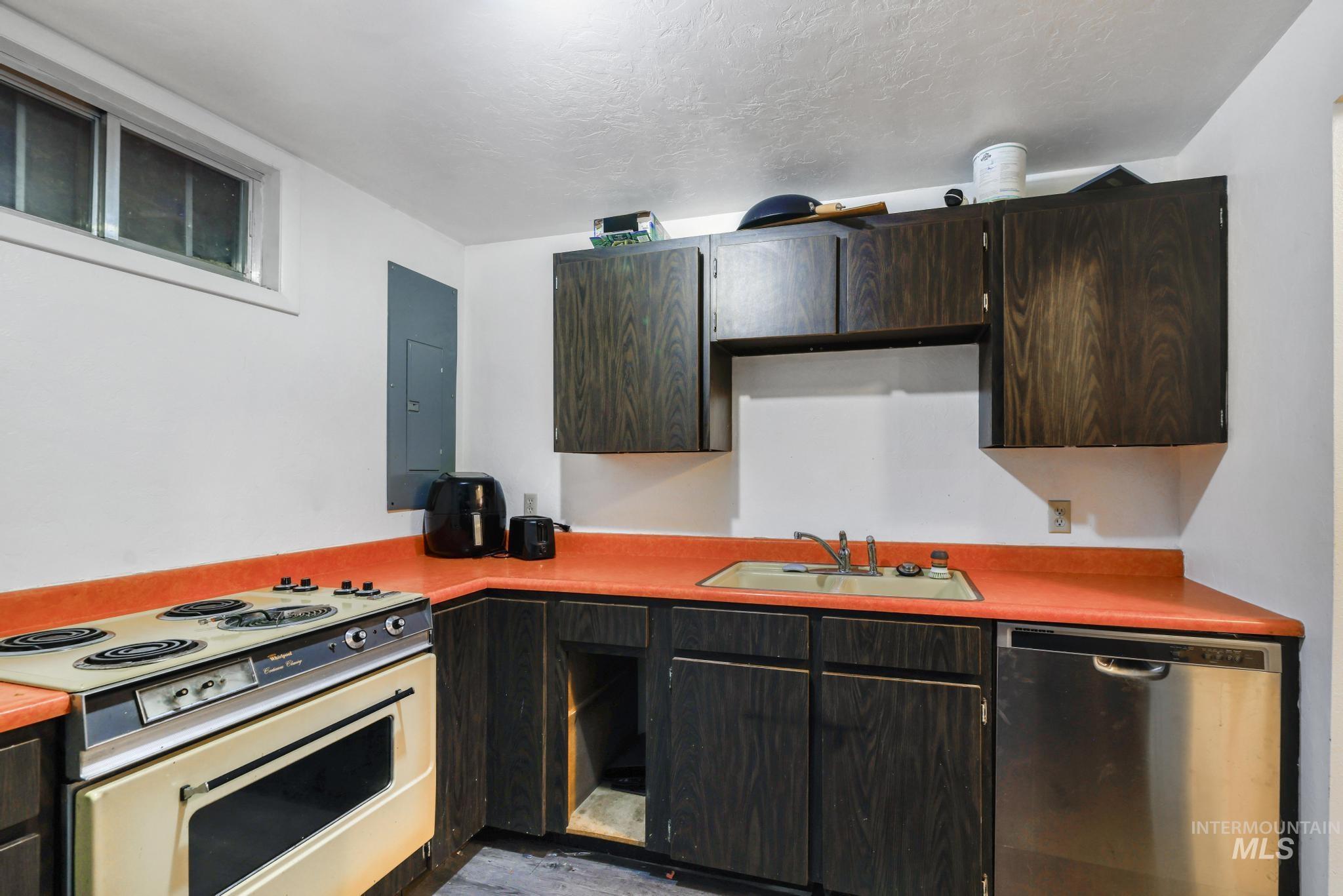 2593 E 3700, Twin Falls, Idaho 83301, 5 Bedrooms, 3 Bathrooms, Residential For Sale, Price $675,000, 98983639