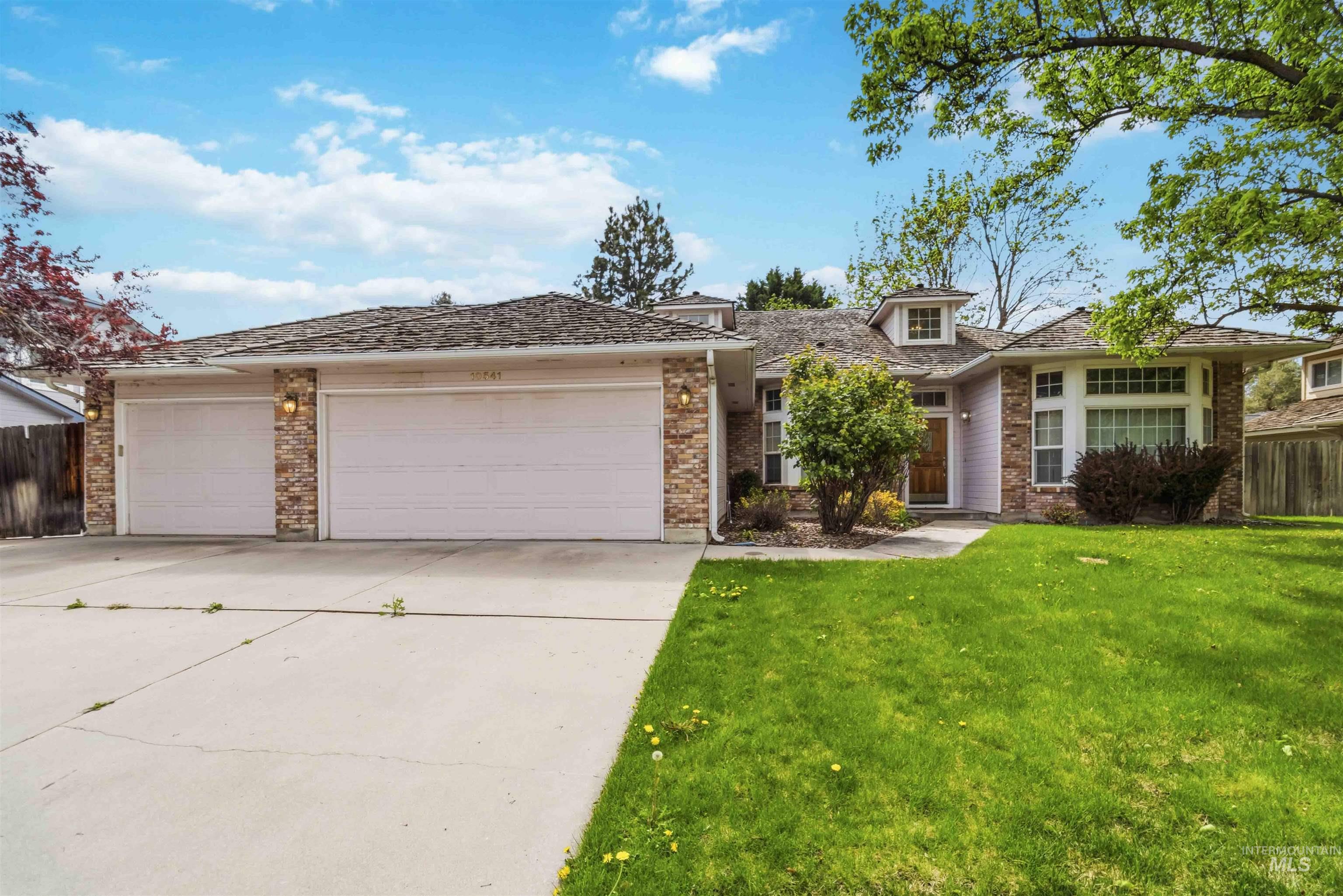 10541 W Rockwood St, Boise, Idaho 83704, 4 Bedrooms, 2 Bathrooms, Residential For Sale, Price $499,900, 98983640