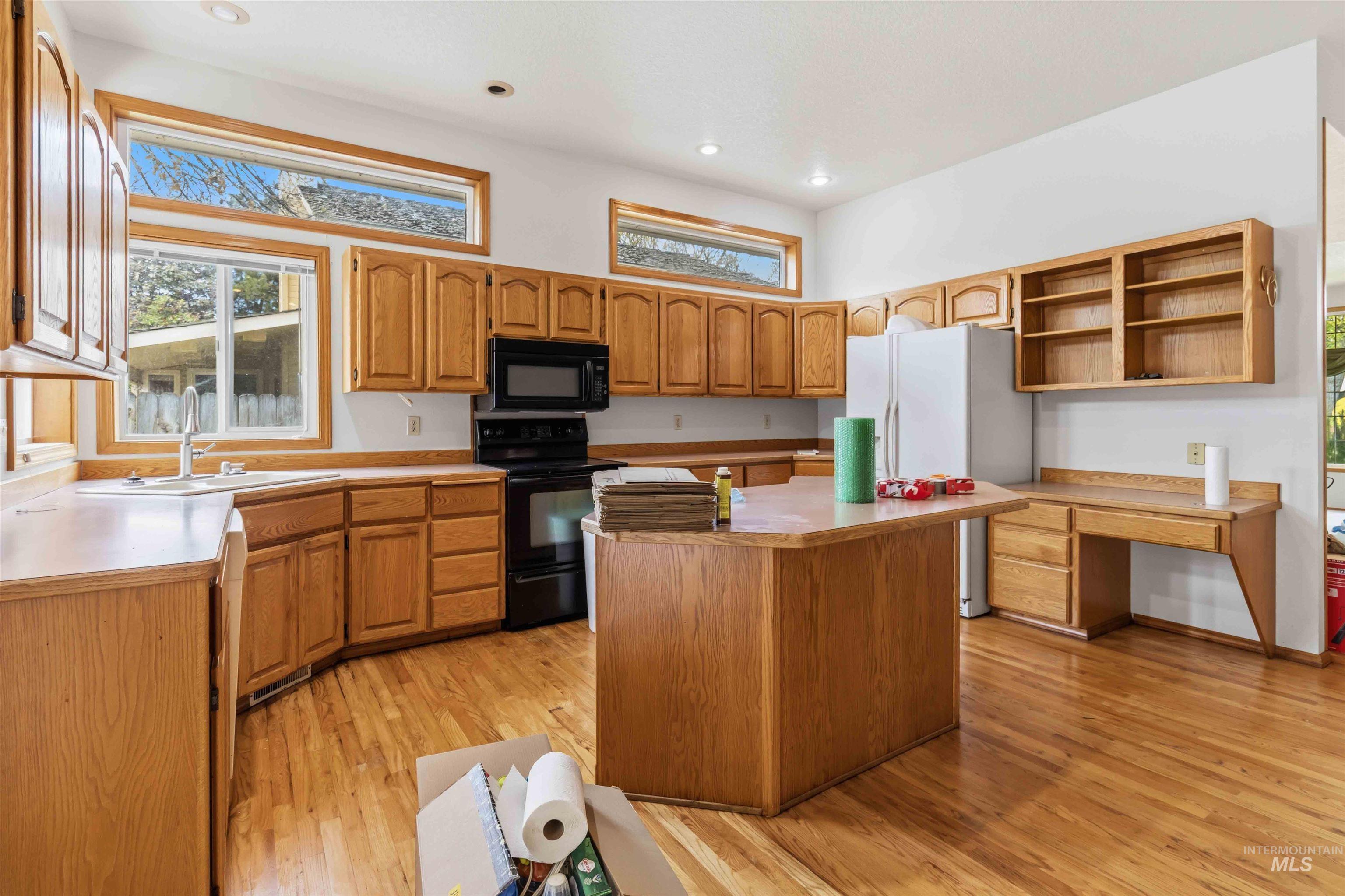 10541 W Rockwood St, Boise, Idaho 83704, 4 Bedrooms, 2 Bathrooms, Residential For Sale, Price $499,900, 98983640