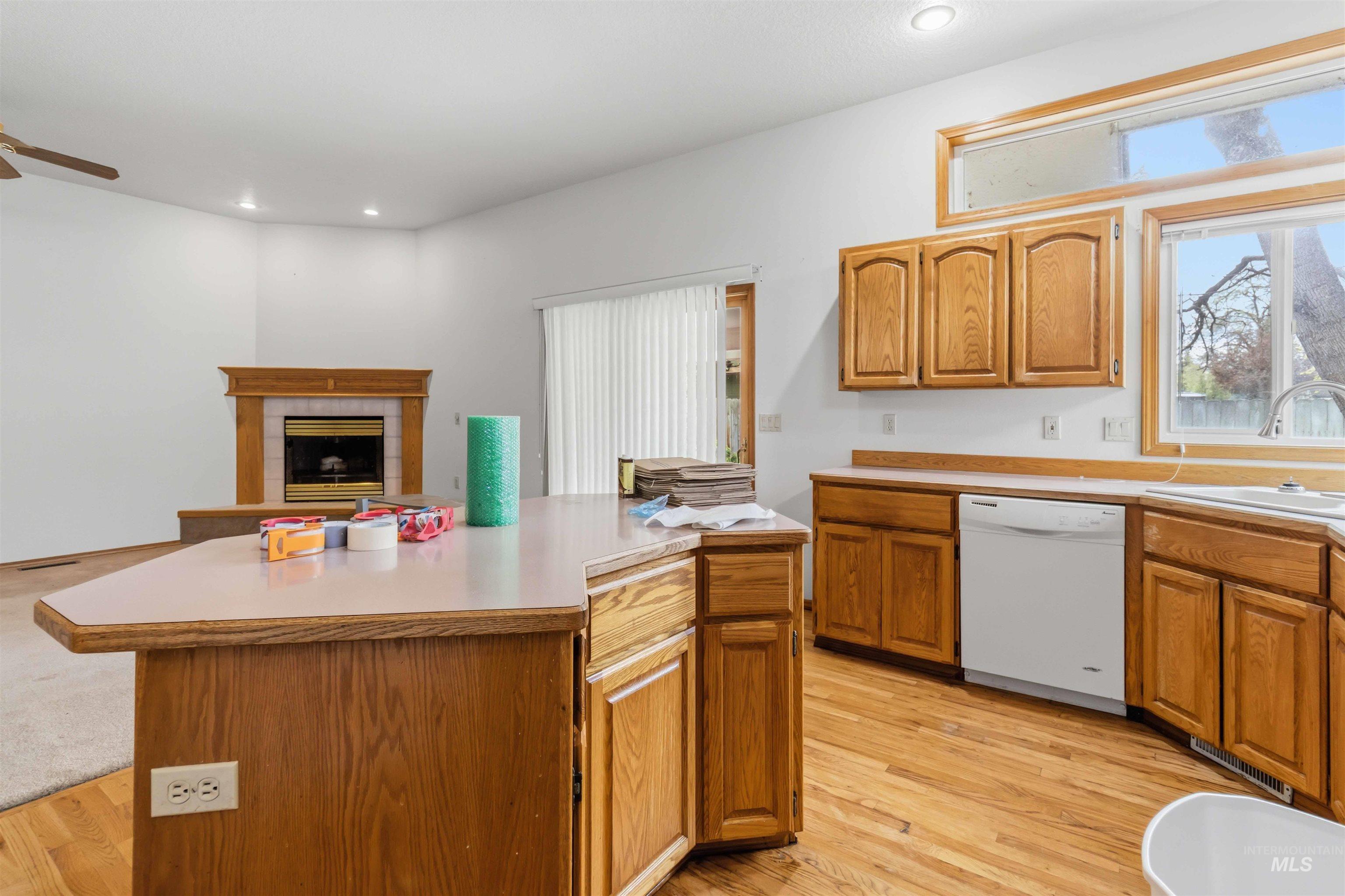 10541 W Rockwood St, Boise, Idaho 83704, 4 Bedrooms, 2 Bathrooms, Residential For Sale, Price $499,900, 98983640