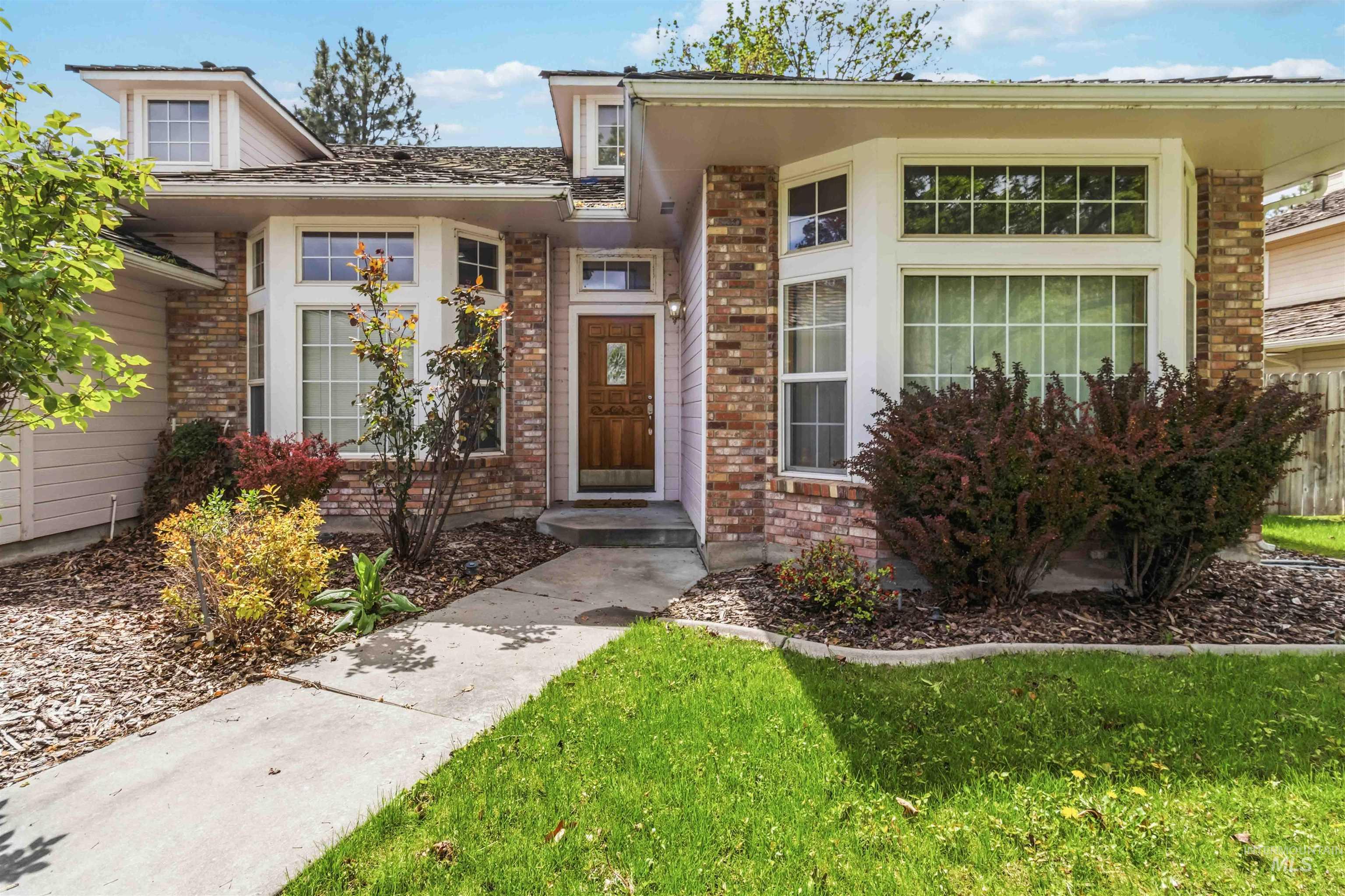 10541 W Rockwood St, Boise, Idaho 83704, 4 Bedrooms, 2 Bathrooms, Residential For Sale, Price $499,900, 98983640