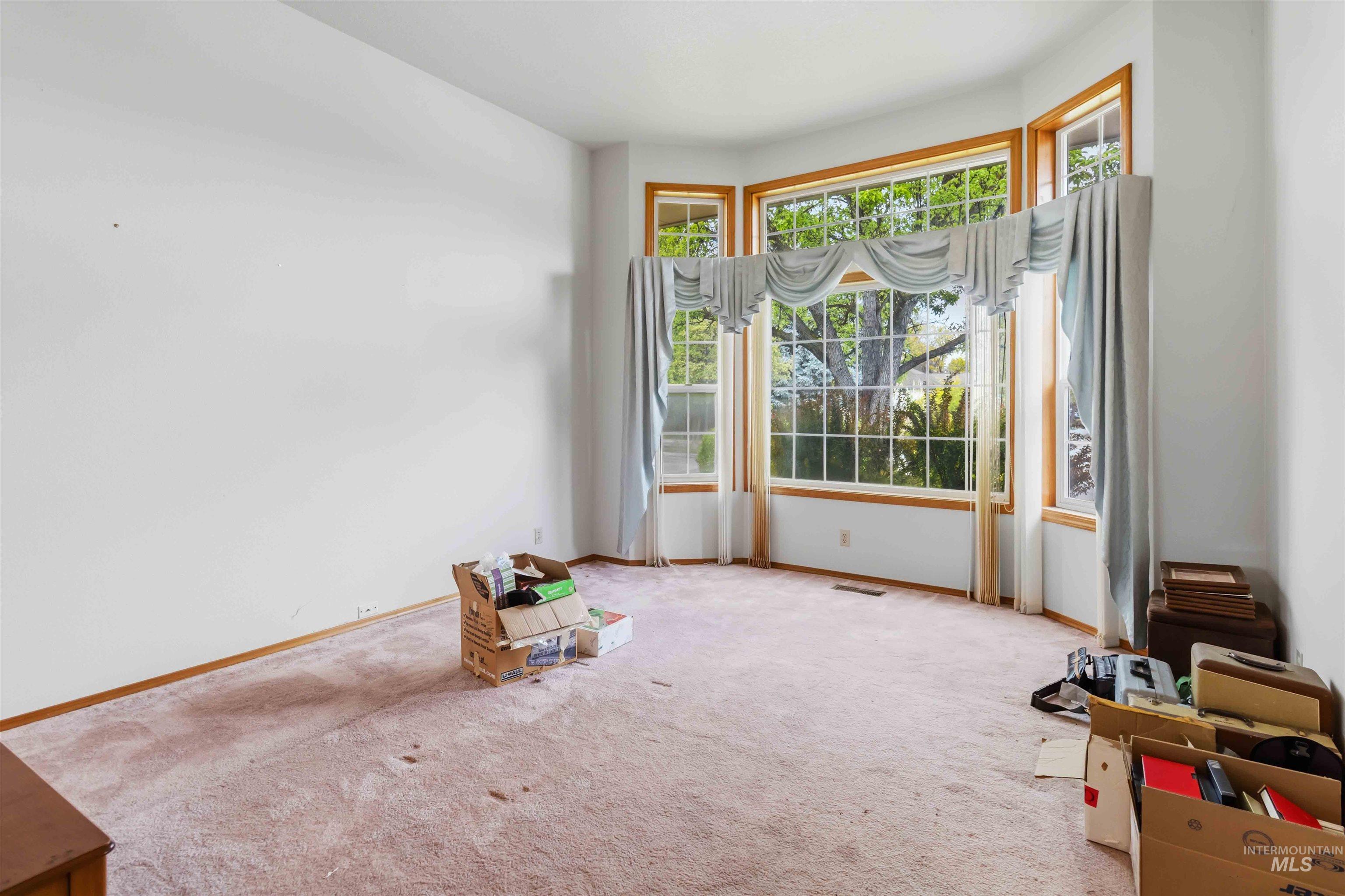 10541 W Rockwood St, Boise, Idaho 83704, 4 Bedrooms, 2 Bathrooms, Residential For Sale, Price $499,900, 98983640