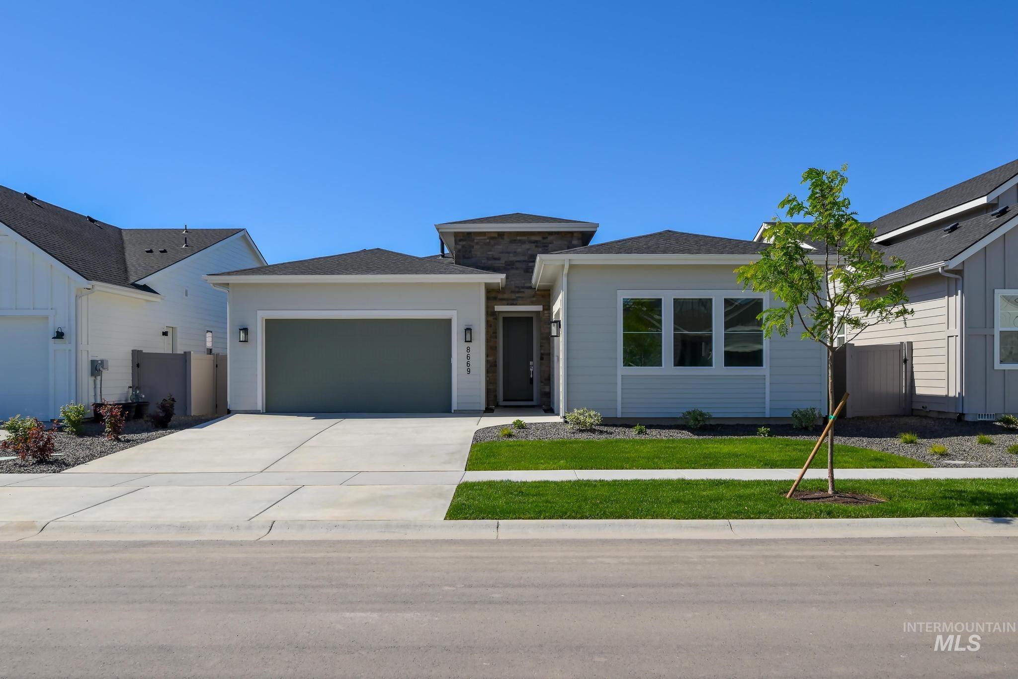 8669 W Stock Bridge St, Star, Idaho 83669, 2 Bedrooms, 2.5 Bathrooms, Residential For Sale, Price $689,000, 98983643