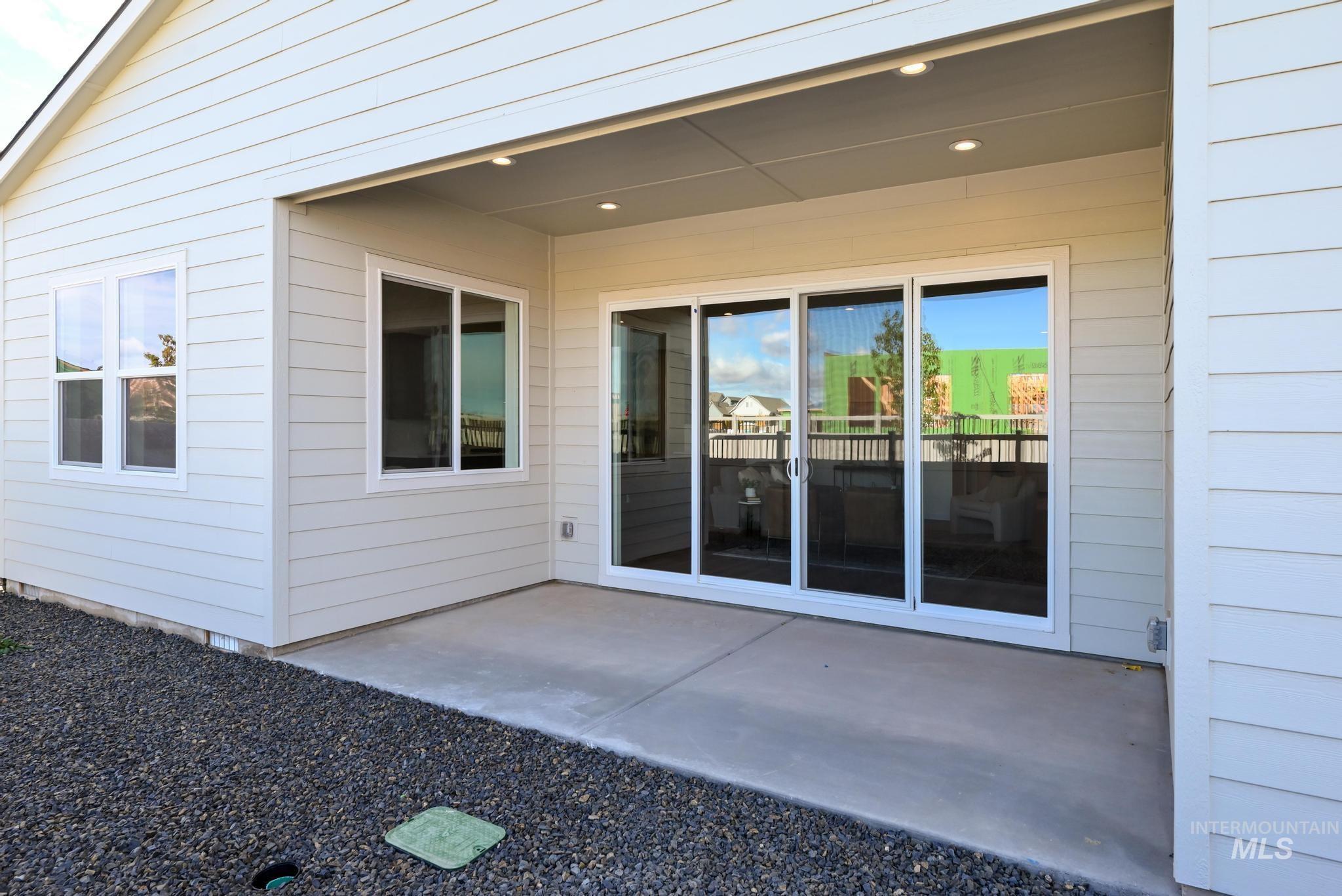 8669 W Stock Bridge St, Star, Idaho 83669, 2 Bedrooms, 2.5 Bathrooms, Residential For Sale, Price $689,000, 98983643