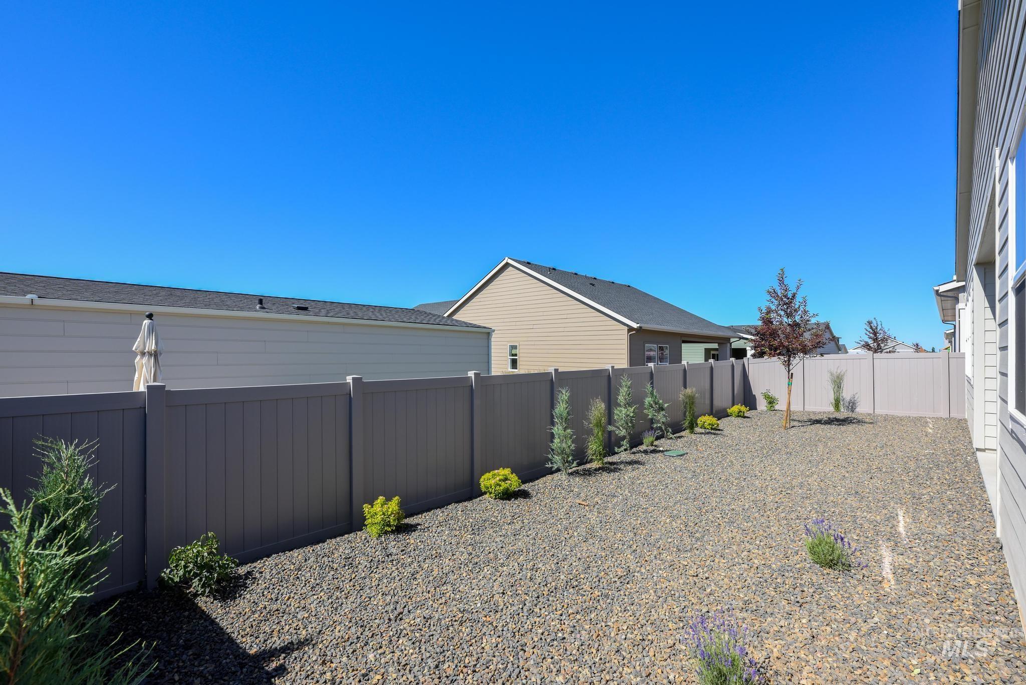 8669 W Stock Bridge St, Star, Idaho 83669, 2 Bedrooms, 2.5 Bathrooms, Residential For Sale, Price $689,000, 98983643