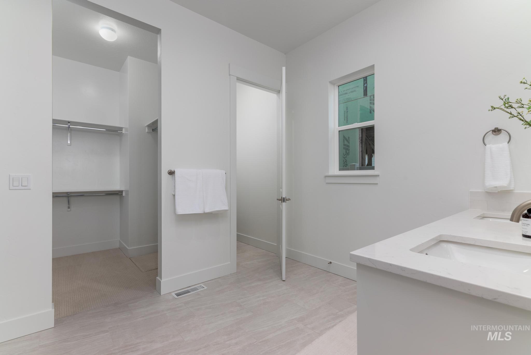 8669 W Stock Bridge St, Star, Idaho 83669, 2 Bedrooms, 2.5 Bathrooms, Residential For Sale, Price $689,000, 98983643