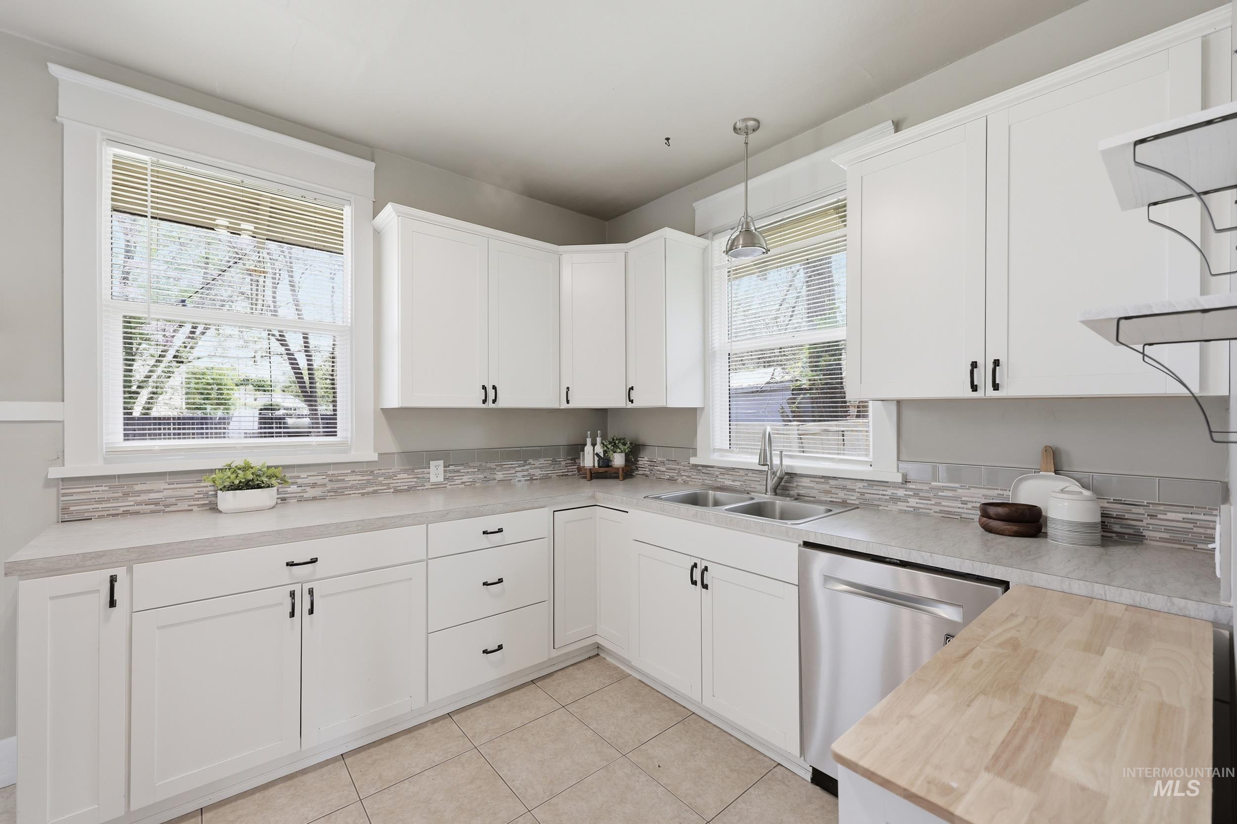 1609 Idaho Avenue, Caldwell, Idaho 83605, 2 Bedrooms, 1 Bathroom, Residential For Sale, Price $280,000, 98983645