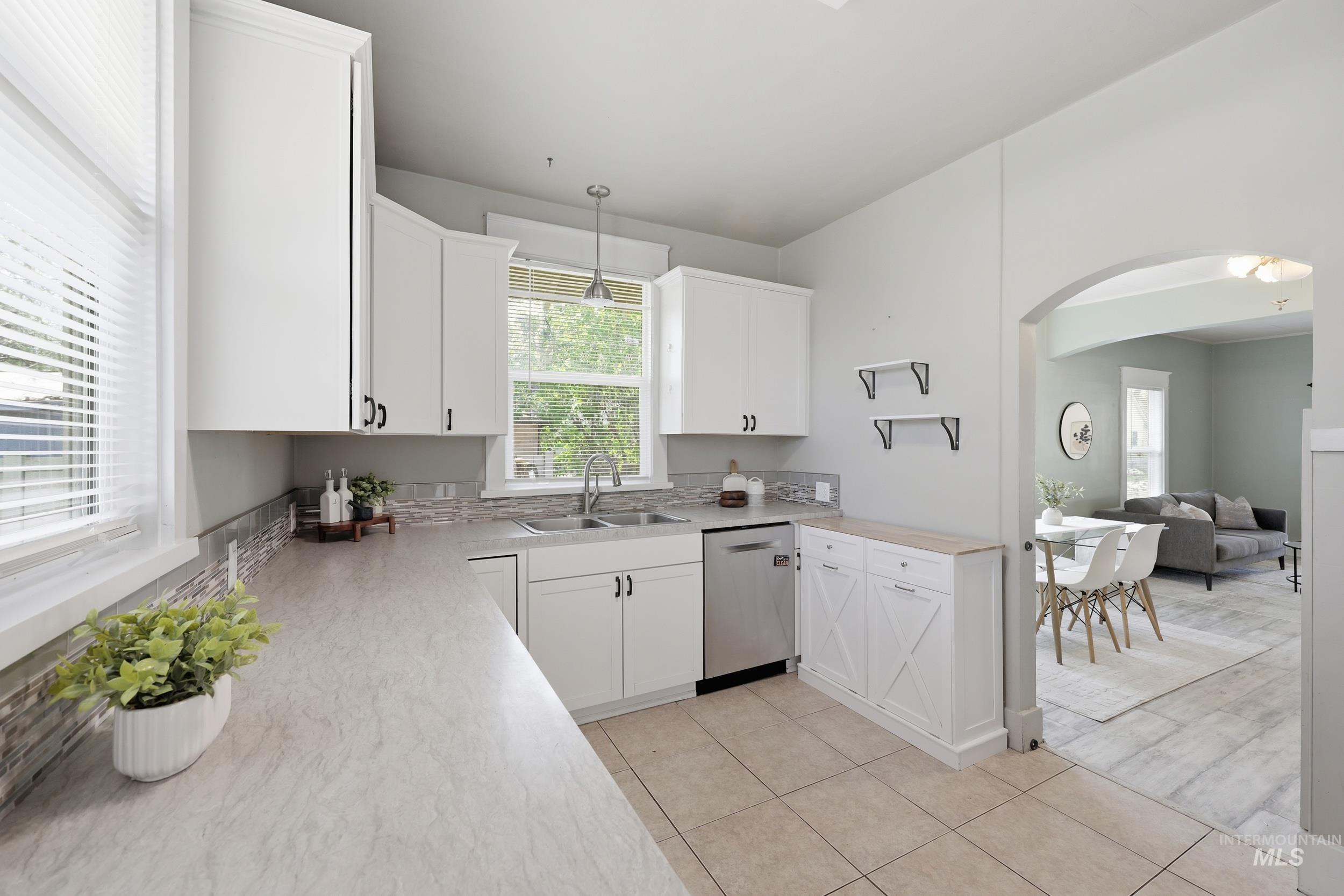 1609 Idaho Avenue, Caldwell, Idaho 83605, 2 Bedrooms, 1 Bathroom, Residential For Sale, Price $280,000, 98983645