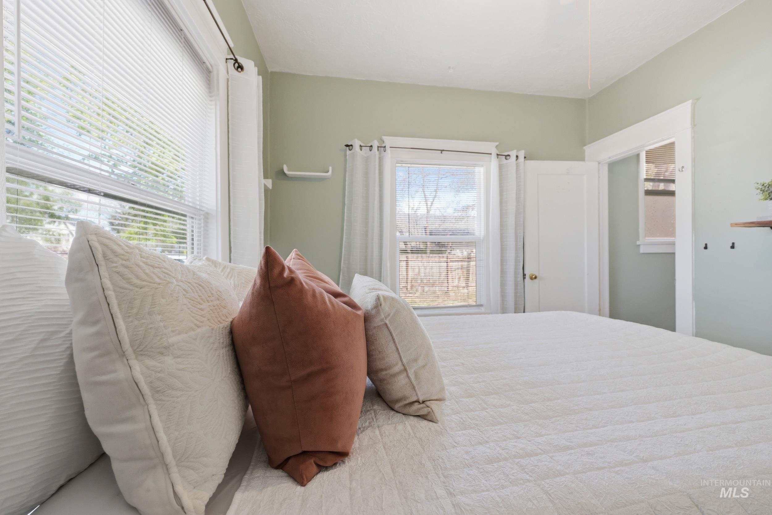 1609 Idaho Avenue, Caldwell, Idaho 83605, 2 Bedrooms, 1 Bathroom, Residential For Sale, Price $280,000, 98983645