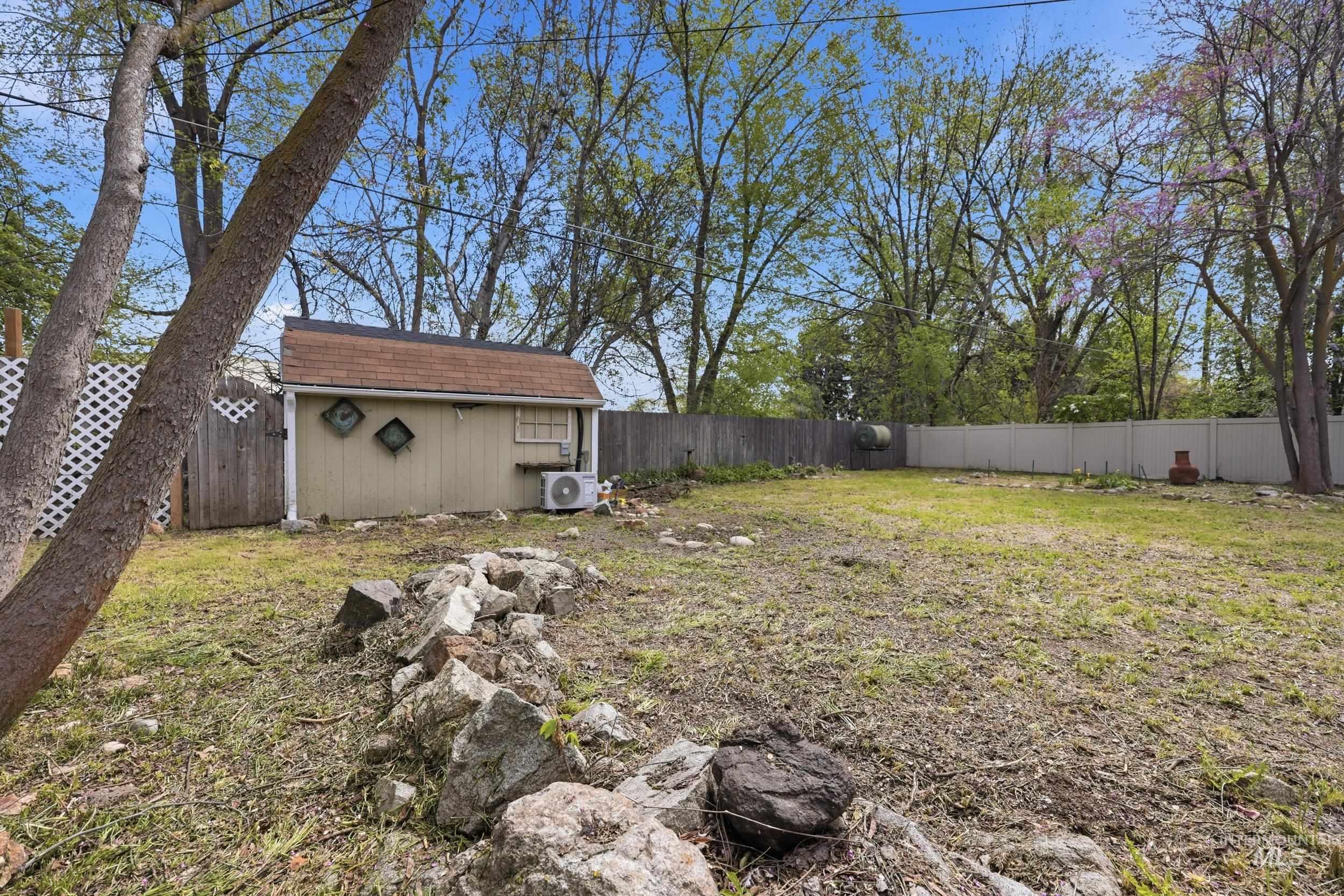 1609 Idaho Avenue, Caldwell, Idaho 83605, 2 Bedrooms, 1 Bathroom, Residential For Sale, Price $280,000, 98983645