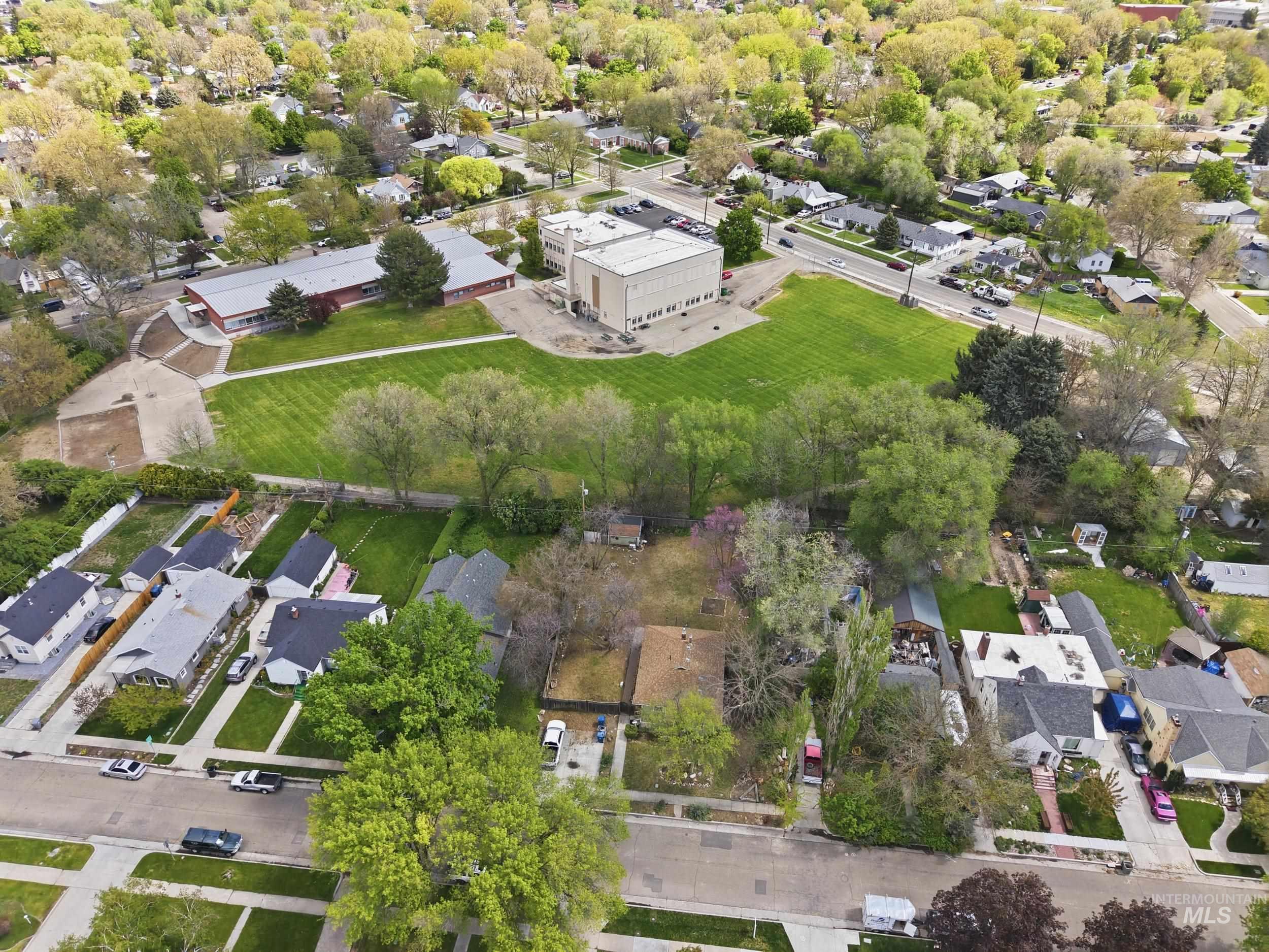 1609 Idaho Avenue, Caldwell, Idaho 83605, 2 Bedrooms, 1 Bathroom, Residential For Sale, Price $280,000, 98983645