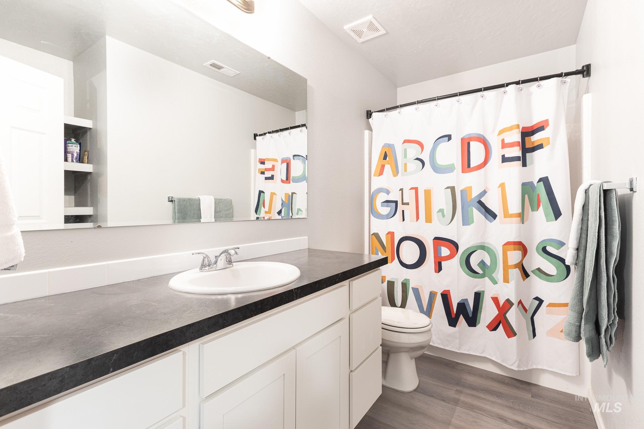 4461 E E Stone Falls Dr, Nampa, Idaho 83686-4860, 4 Bedrooms, 2.5 Bathrooms, Residential For Sale, Price $435,000,MLS 98983646