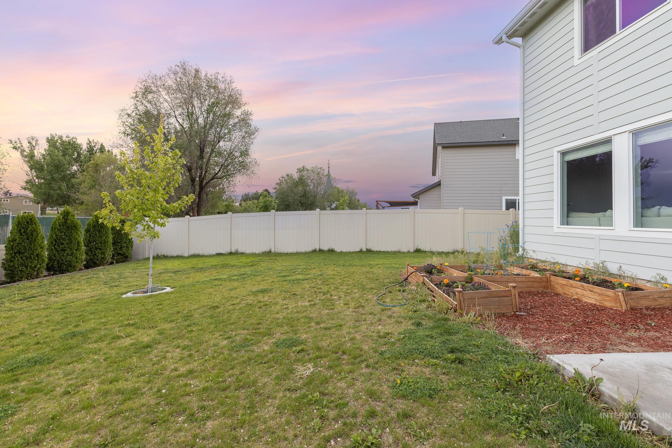 4461 E E Stone Falls Dr, Nampa, Idaho 83686-4860, 4 Bedrooms, 2.5 Bathrooms, Residential For Sale, Price $435,000,MLS 98983646