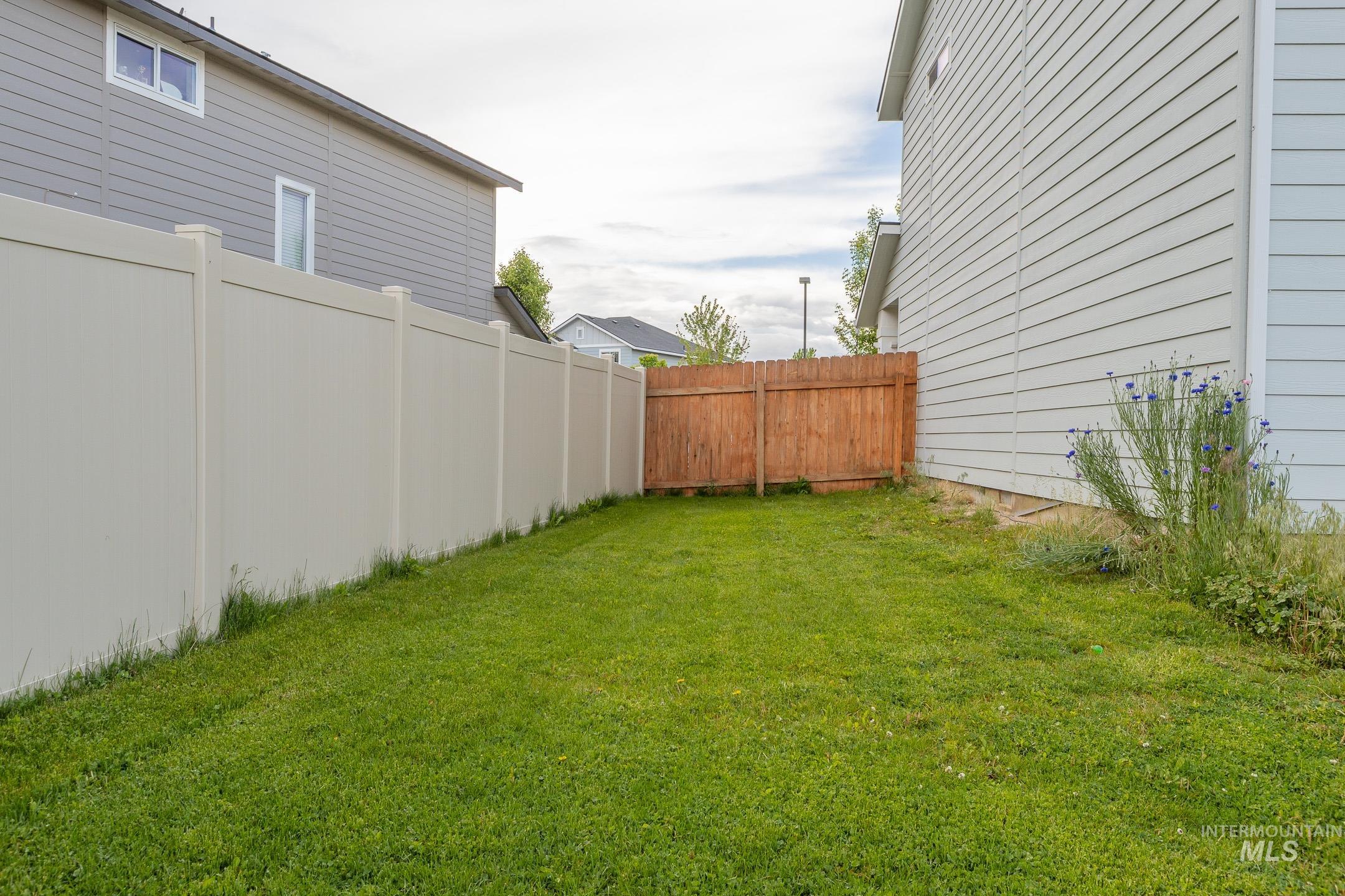 4461 E E Stone Falls Dr, Nampa, Idaho 83686-4860, 4 Bedrooms, 2.5 Bathrooms, Residential For Sale, Price $435,000,MLS 98983646