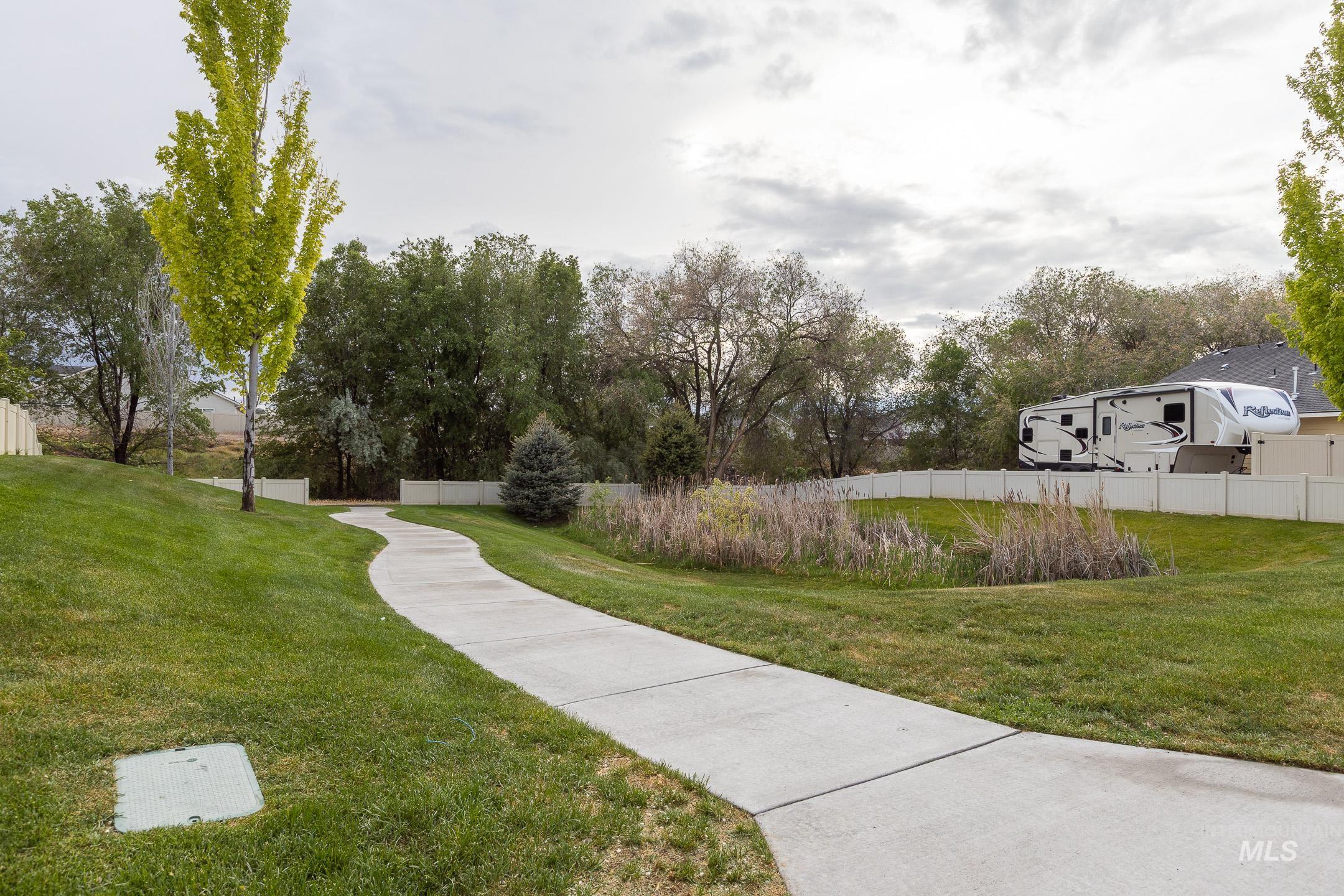 4461 E E Stone Falls Dr, Nampa, Idaho 83686-4860, 4 Bedrooms, 2.5 Bathrooms, Residential For Sale, Price $435,000,MLS 98983646