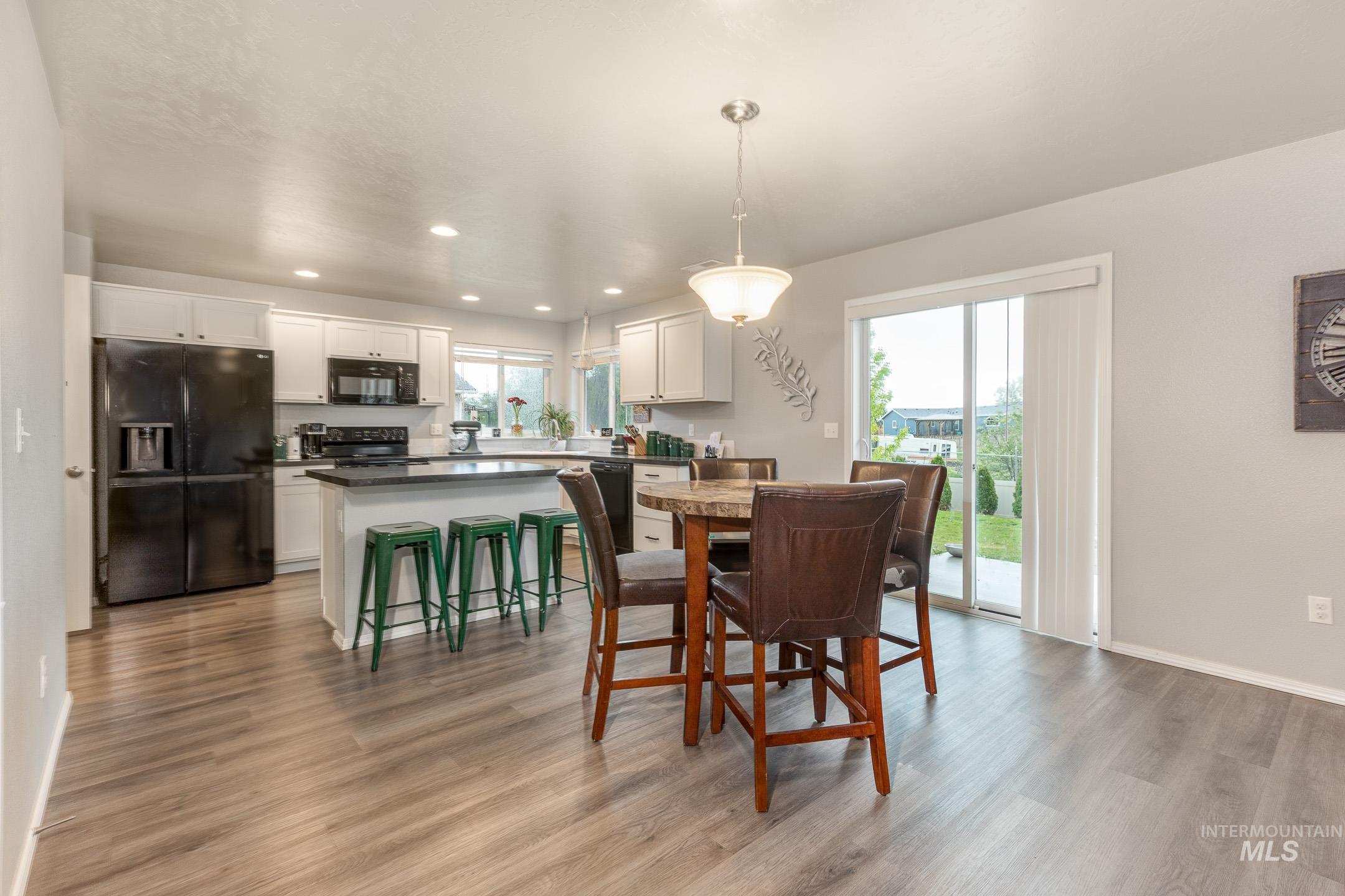 4461 E E Stone Falls Dr, Nampa, Idaho 83686-4860, 4 Bedrooms, 2.5 Bathrooms, Residential For Sale, Price $435,000,MLS 98983646