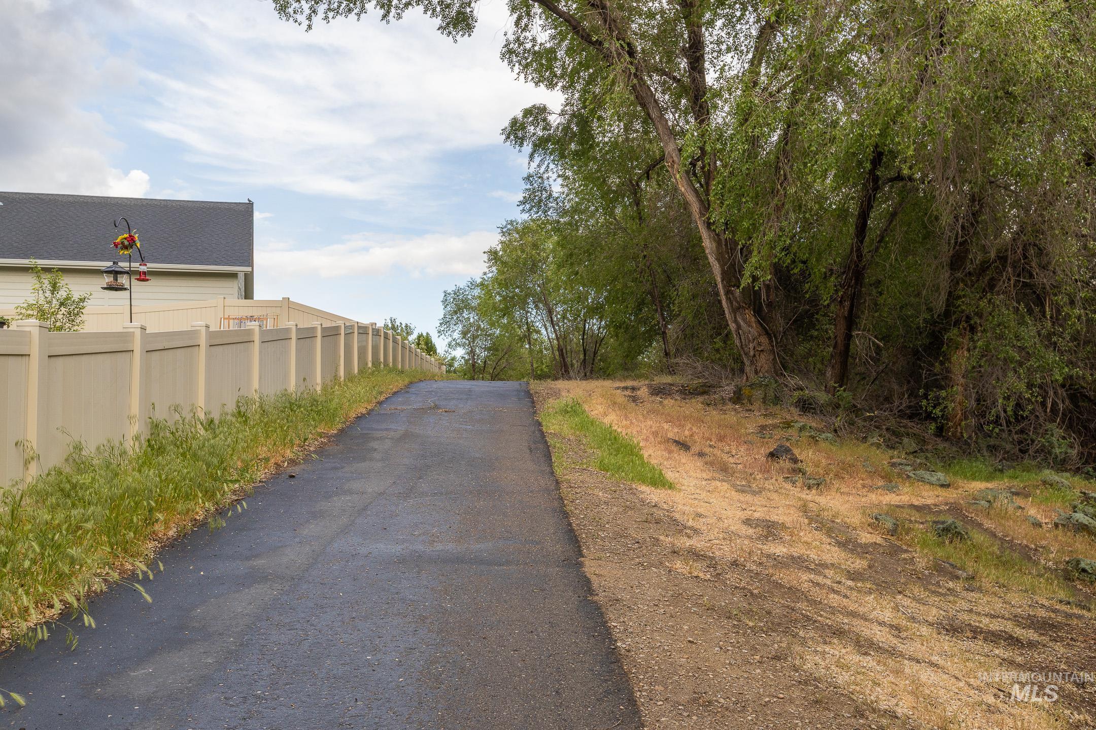 4461 E E Stone Falls Dr, Nampa, Idaho 83686-4860, 4 Bedrooms, 2.5 Bathrooms, Residential For Sale, Price $435,000,MLS 98983646