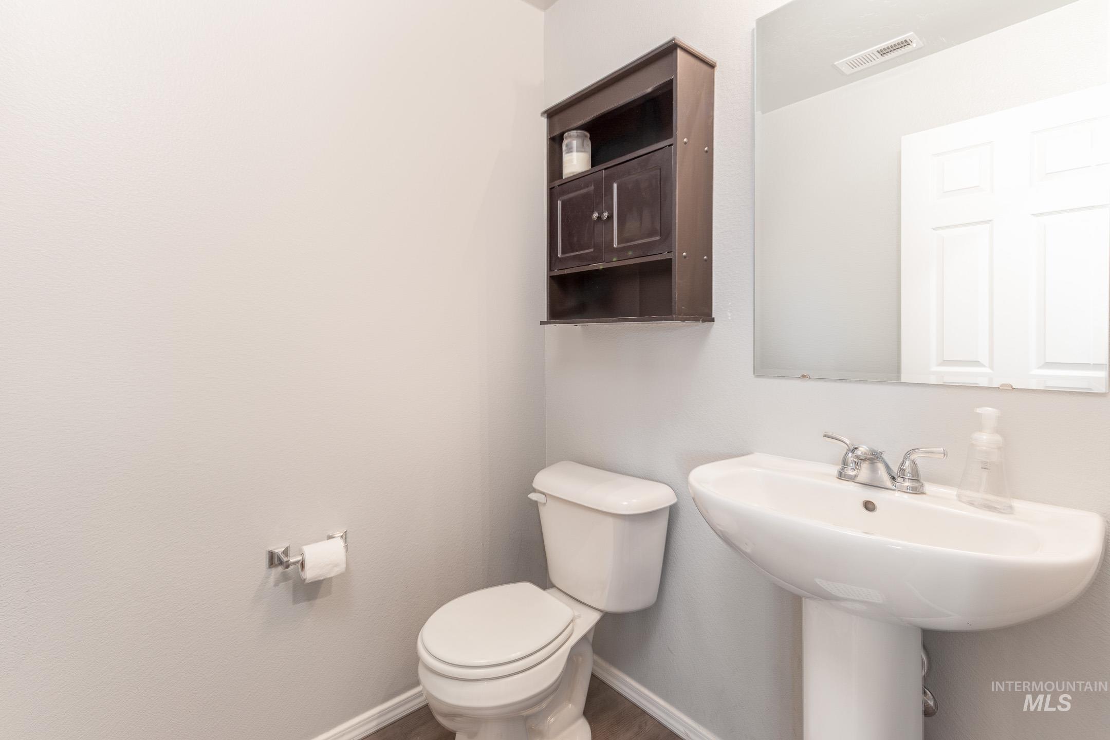 4461 E E Stone Falls Dr, Nampa, Idaho 83686-4860, 4 Bedrooms, 2.5 Bathrooms, Residential For Sale, Price $435,000,MLS 98983646