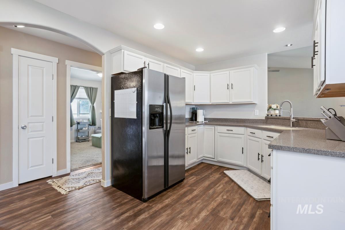 1557 NE Cinder Loop, Mountain Home, Idaho 83647-0000, 3 Bedrooms, 2 Bathrooms, Residential For Sale, Price $393,000, 98983647