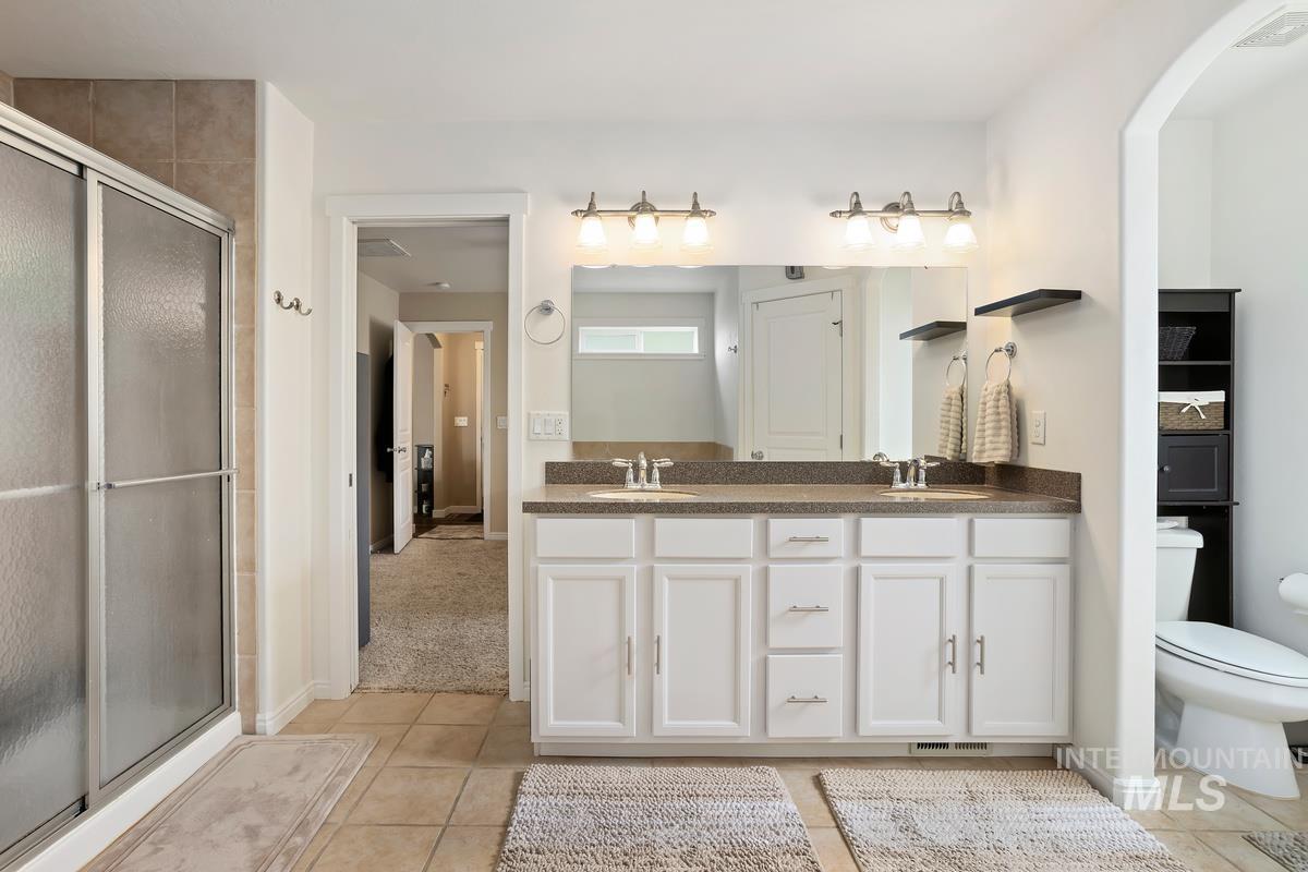 1557 NE Cinder Loop, Mountain Home, Idaho 83647-0000, 3 Bedrooms, 2 Bathrooms, Residential For Sale, Price $393,000, 98983647