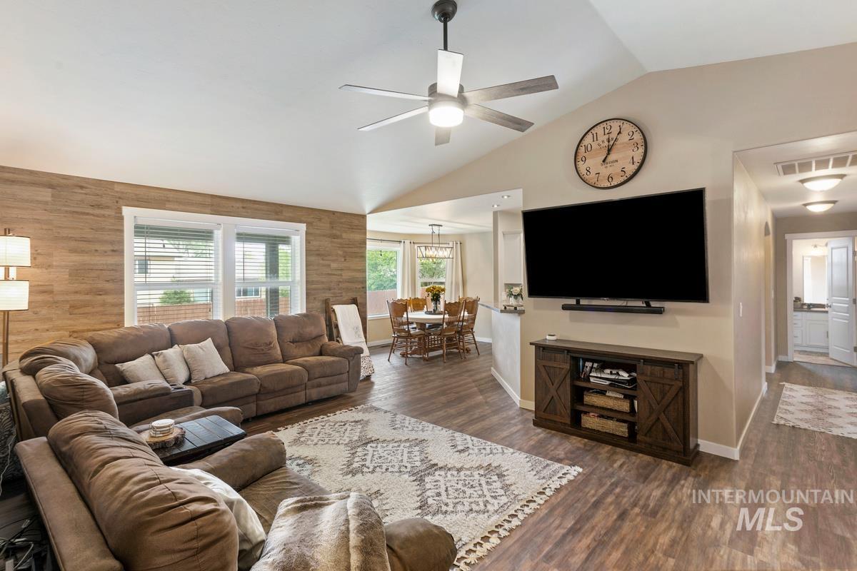 1557 NE Cinder Loop, Mountain Home, Idaho 83647-0000, 3 Bedrooms, 2 Bathrooms, Residential For Sale, Price $393,000, 98983647